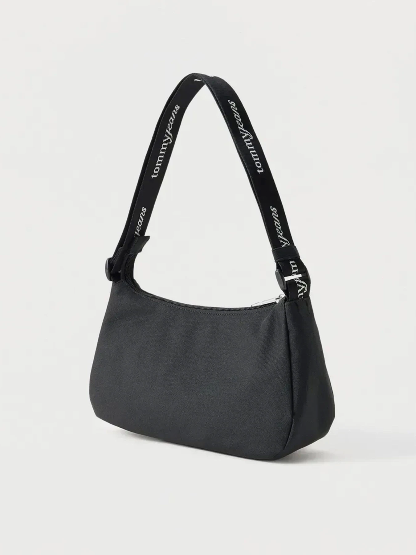 Сумки Tommy Hilfiger модель AW0AW18768-BDS Сумки Tommy Hilfiger модель AW0AW18768-BDS Фото