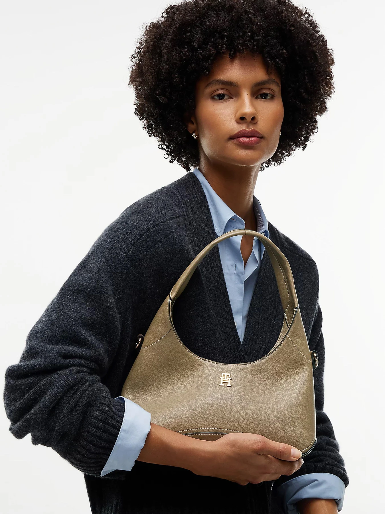 Сумки Tommy Hilfiger модель AW0AW19185-R06 Сумки Tommy Hilfiger модель AW0AW19185-R06 Фото