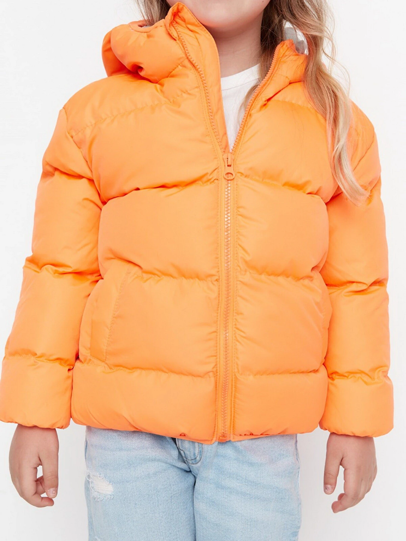Куртки и дубленки Trendyol модель TKDAW22MO0555/Turuncu Фото