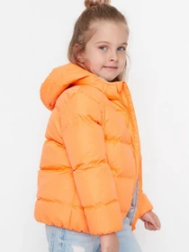 Куртки и дубленки Trendyol модель TKDAW22MO0555/Turuncu Фото