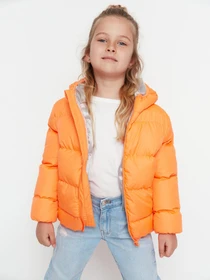 Куртки и дубленки Trendyol модель TKDAW22MO0555/Turuncu Фото