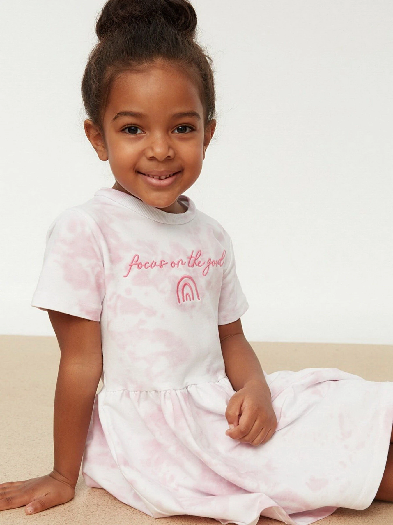Сукні Trendyol модель TKDSS22EL0493/Pembe Сукні Trendyol модель TKDSS22EL0493/Pembe Фото