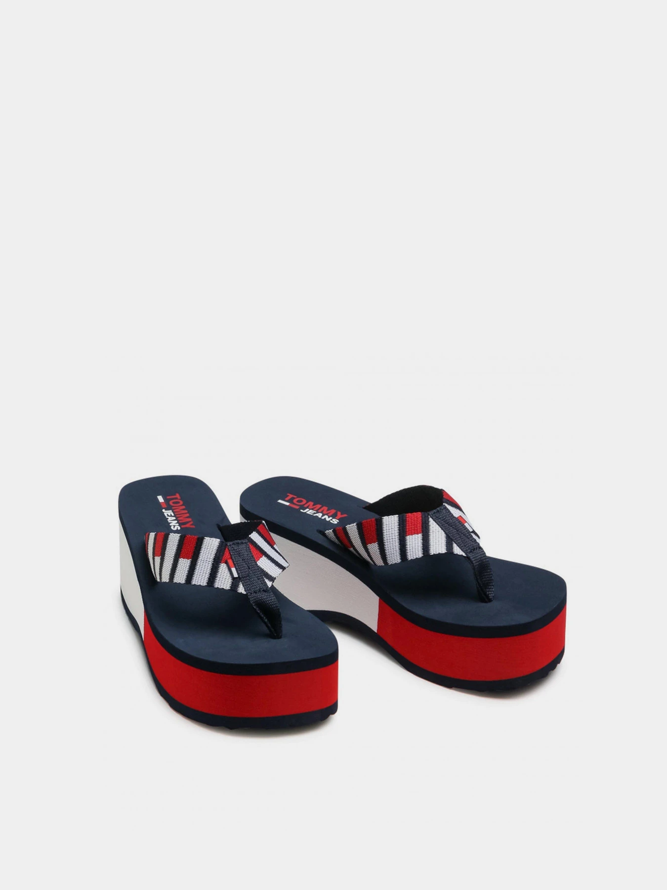 Шлёпанцы Tommy Hilfiger Flag Webbing High Beach модель EN0EN01303-C87 Шлёпанцы Tommy Hilfiger Flag Webbing High Beach модель EN0EN01303-C87 Фото
