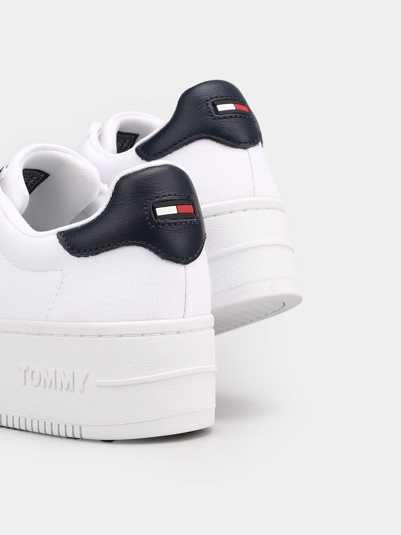 Кеды Tommy Hilfiger Iconic Essential Flatform модель EN0EN01358-YBR Фото