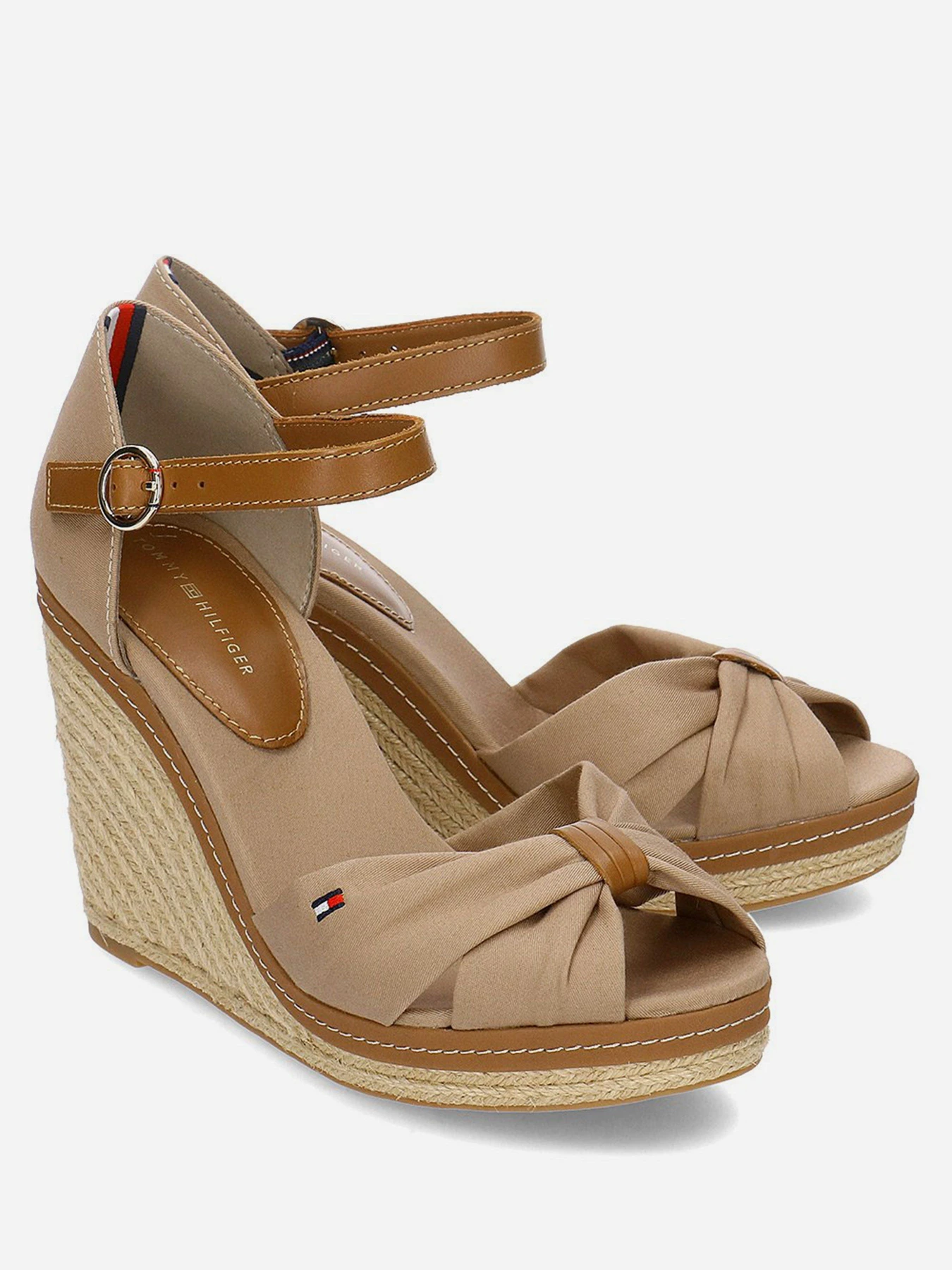 Босоножки Tommy Hilfiger модель FW0FW00905-068 Босоножки Tommy Hilfiger модель FW0FW00905-068 Фото