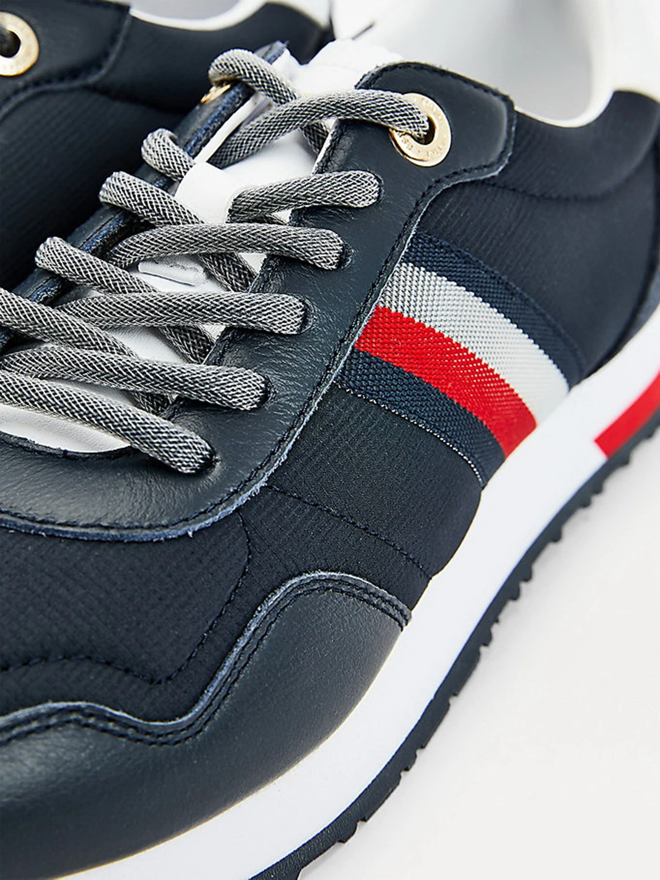 Кроссовки Tommy Hilfiger модель FW0FW05560-DW5 Кроссовки Tommy Hilfiger модель FW0FW05560-DW5 Фото
