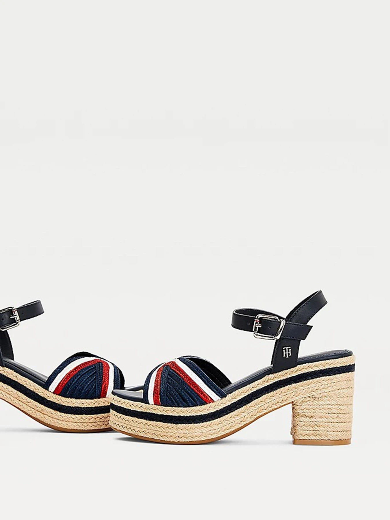 Босоножки Tommy Hilfiger модель FW0FW05611-0GY Босоножки Tommy Hilfiger модель FW0FW05611-0GY Фото