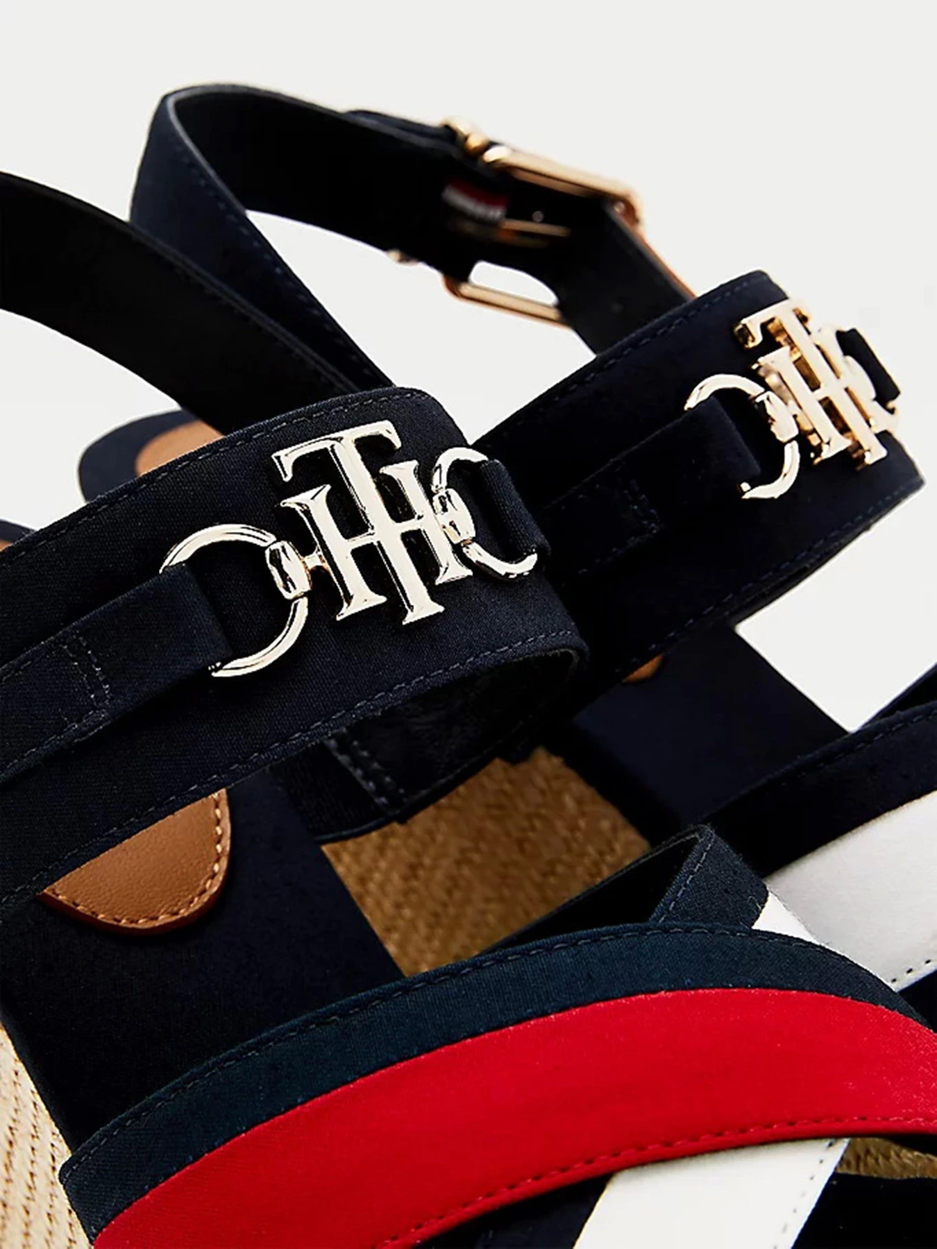 Босоножки Tommy Hilfiger модель FW0FW05615-0GY Босоножки Tommy Hilfiger модель FW0FW05615-0GY Фото