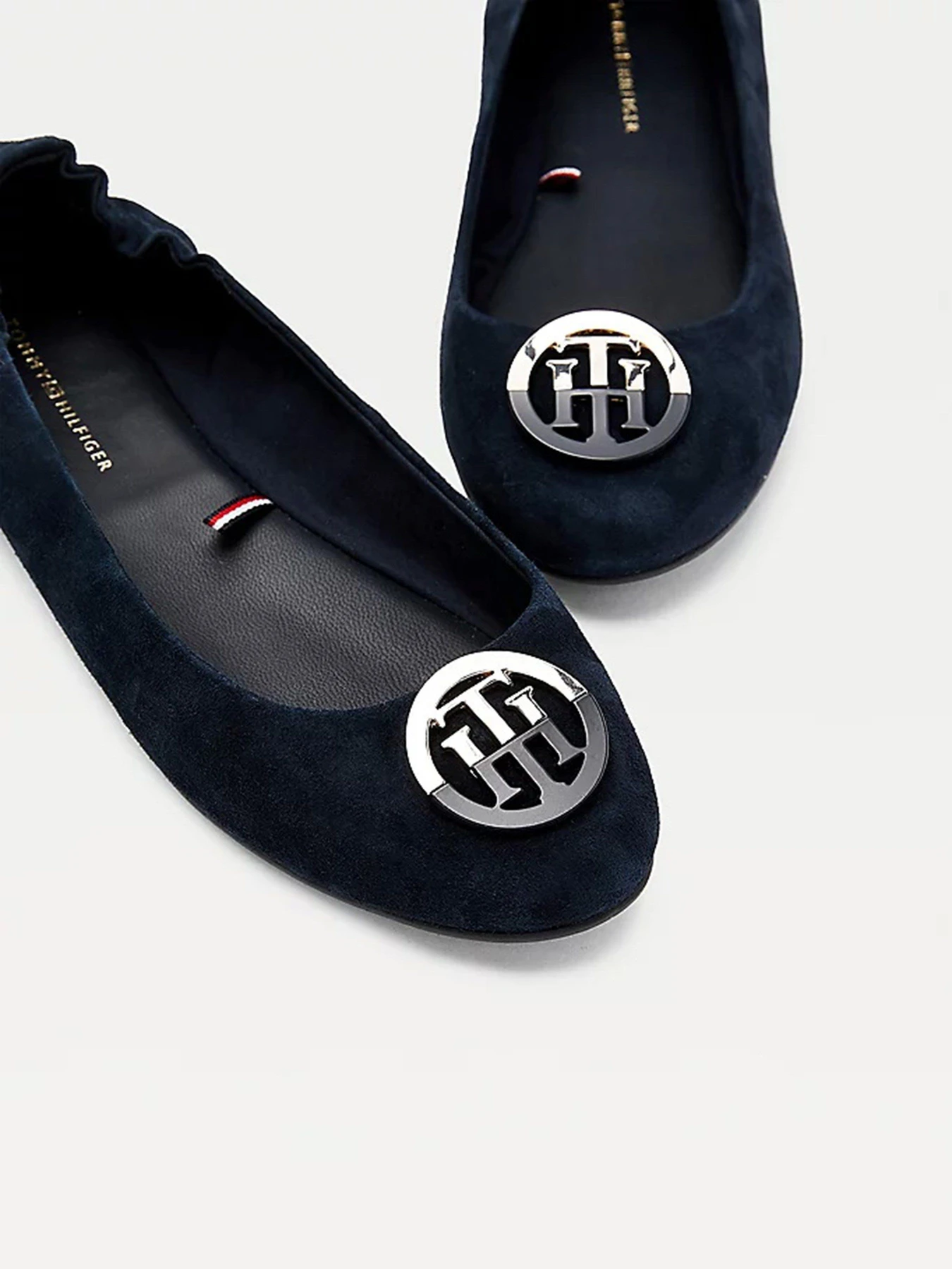 Туфли и лоферы Tommy Hilfiger ESSENTIAL модель FW0FW05636-DW5 Туфли и лоферы Tommy Hilfiger ESSENTIAL модель FW0FW05636-DW5 Фото