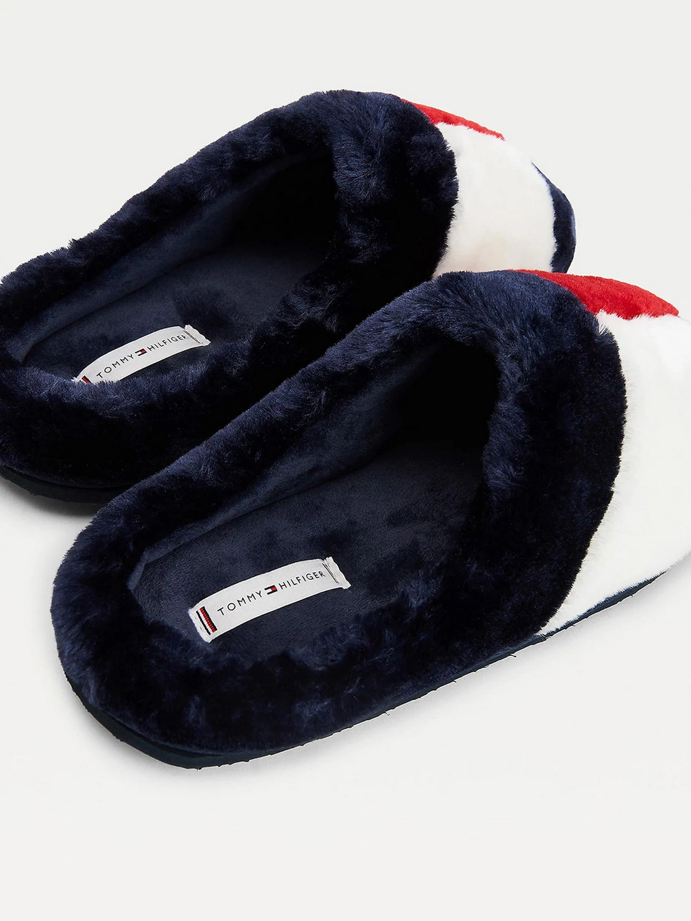 Тапки Tommy Hilfiger модель FW0FW05148-0K4 Тапки Tommy Hilfiger модель FW0FW05148-0K4 Фото