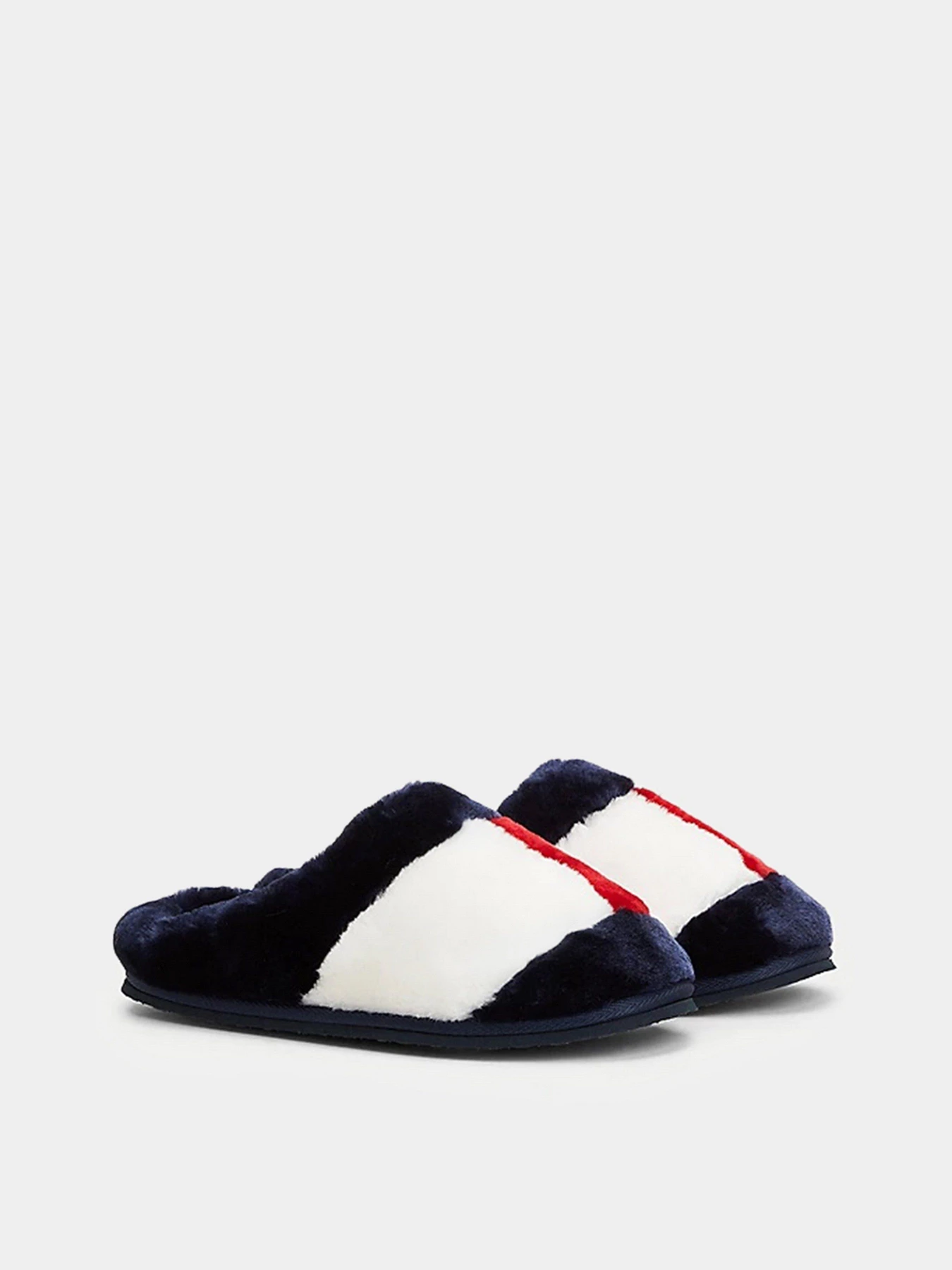 Тапки Tommy Hilfiger модель FW0FW05148-0K4 Тапки Tommy Hilfiger модель FW0FW05148-0K4 Фото
