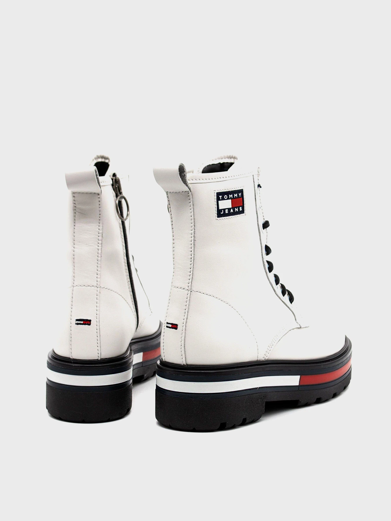 Ботинки и сапоги Tommy Hilfiger Badge Iridescent Eyelet Cleat модель EN0EN01580-YBL Фото