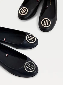 Туфли и лоферы Tommy Hilfiger ESSENTIAL LEATHER BALLERINAS модель FW0FW05782-BDS Фото