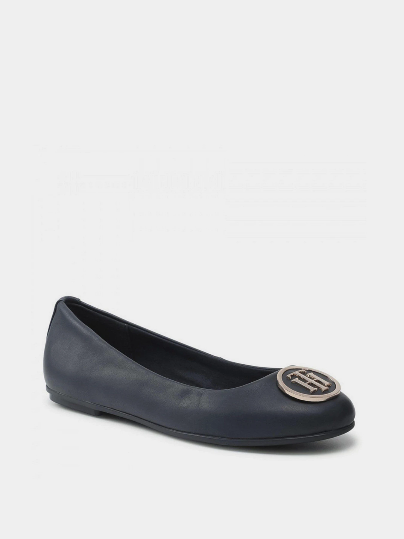 Туфли и лоферы Tommy Hilfiger ESSENTIAL LEATHER BALLERINAS модель FW0FW05782-DW5 Туфли и лоферы Tommy Hilfiger ESSENTIAL LEATHER BALLERINAS модель FW0FW05782-DW5 Фото