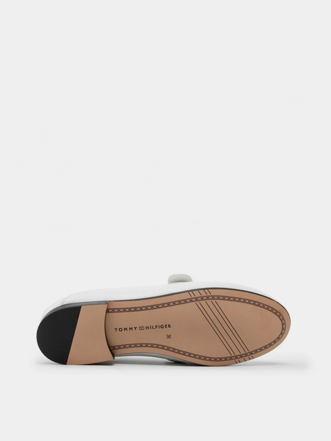 Туфли и лоферы Tommy Hilfiger ESSENTIAL LEATHER LOAFERS модель FW0FW05786-YBL Фото