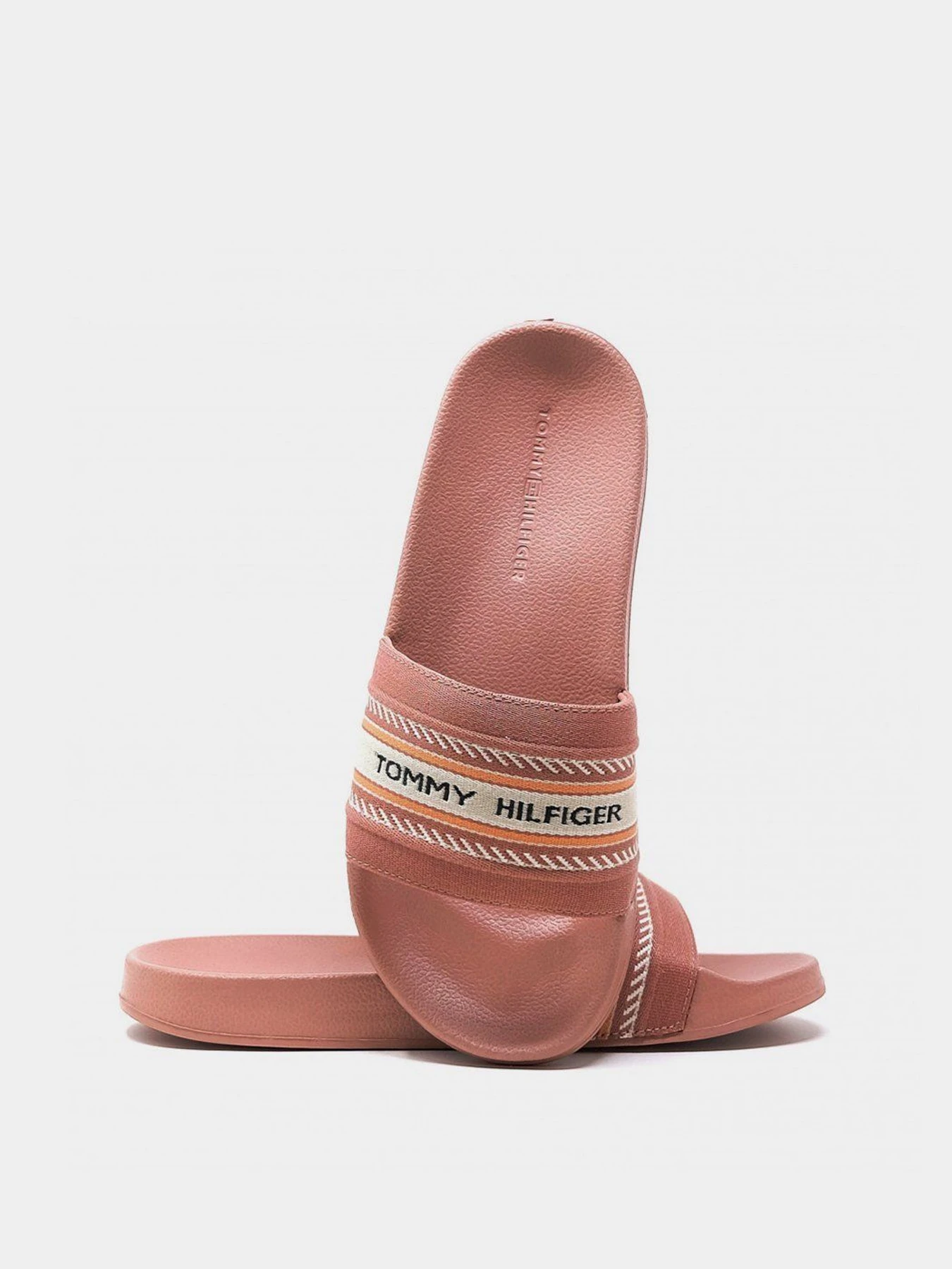Шлёпанцы Tommy Hilfiger модель FW0FW05758-SM8 Шлёпанцы Tommy Hilfiger модель FW0FW05758-SM8 Фото