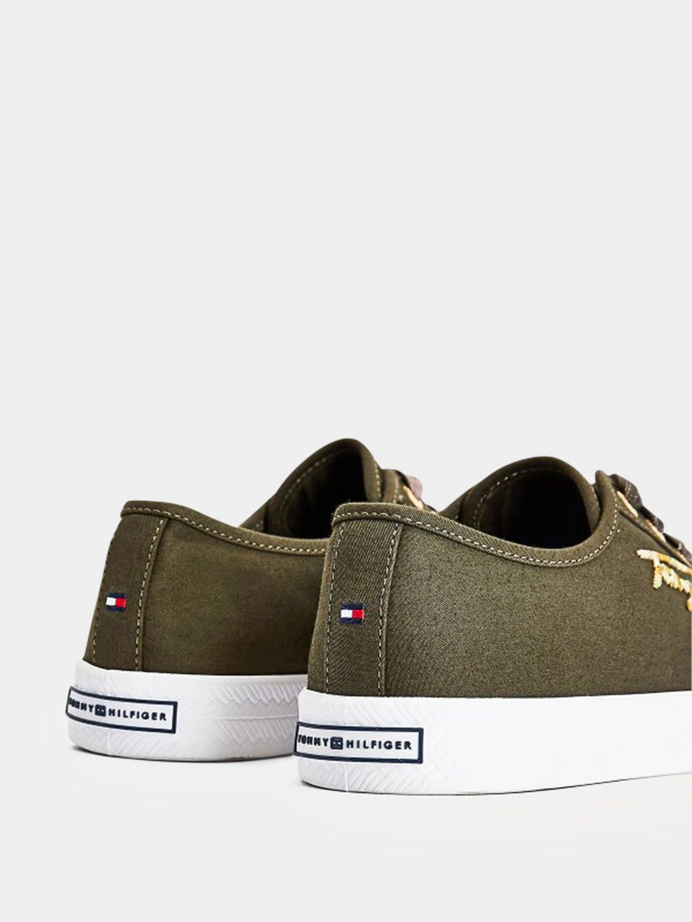 Кеды Tommy Hilfiger ESSENTIAL GRADIENT SIGNATURE LOGO TRAINERS модель FW0FW05802-RBN Кеды Tommy Hilfiger ESSENTIAL GRADIENT SIGNATURE LOGO TRAINERS модель FW0FW05802-RBN Фото