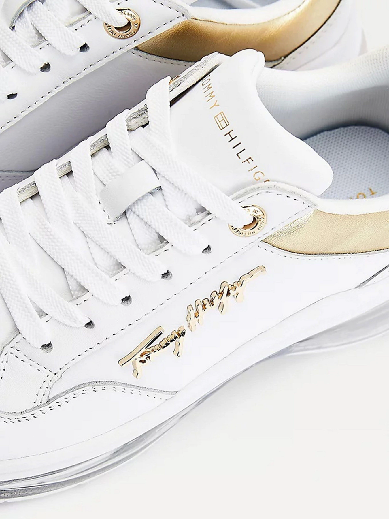 Кроссовки Tommy Hilfiger AIR BUBBLE SIGNATURE METALLIC TRAINERS модель FW0FW05797-YBR Кроссовки Tommy Hilfiger AIR BUBBLE SIGNATURE METALLIC TRAINERS модель FW0FW05797-YBR Фото