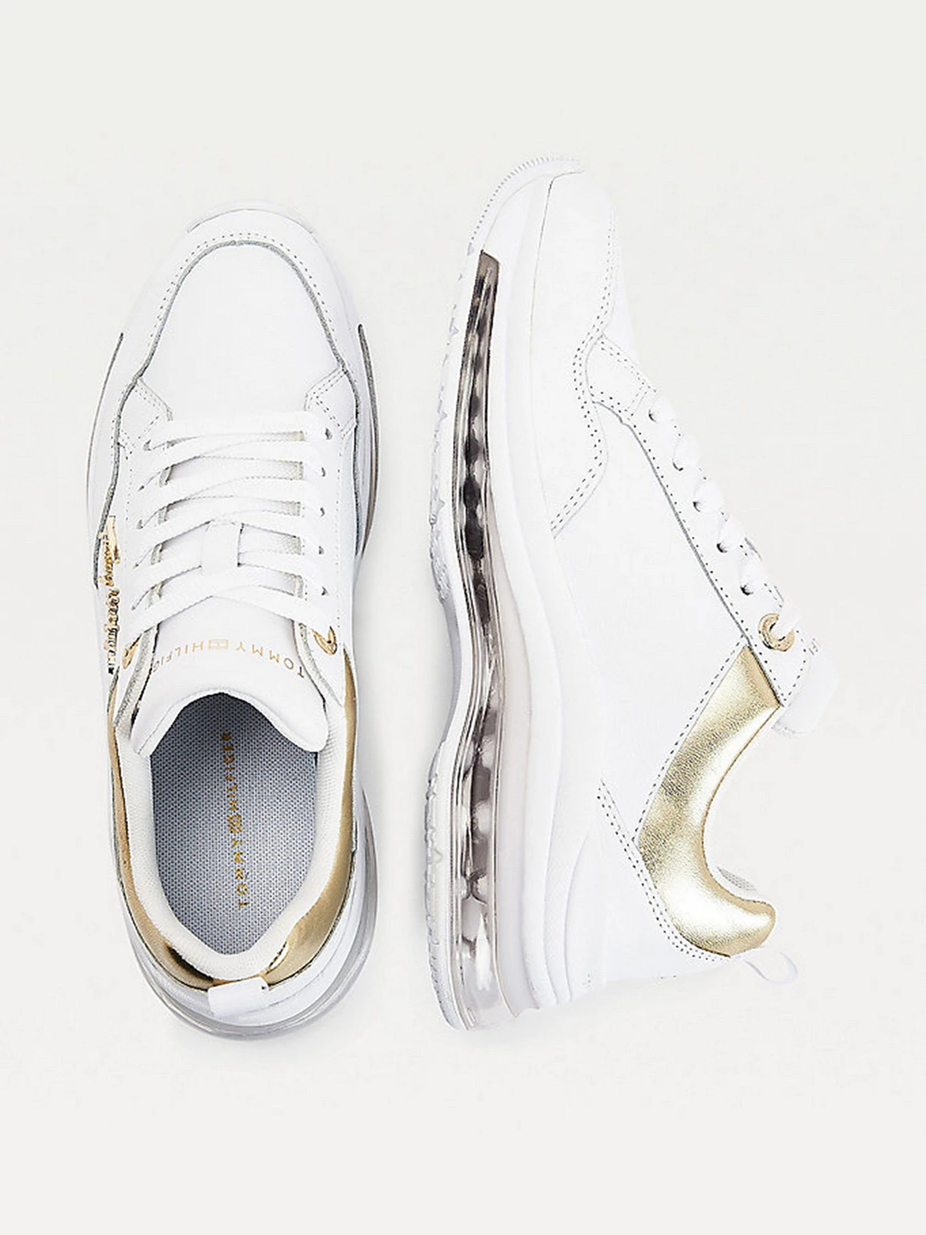 Кроссовки Tommy Hilfiger AIR BUBBLE SIGNATURE METALLIC TRAINERS модель FW0FW05797-YBR Кроссовки Tommy Hilfiger AIR BUBBLE SIGNATURE METALLIC TRAINERS модель FW0FW05797-YBR Фото