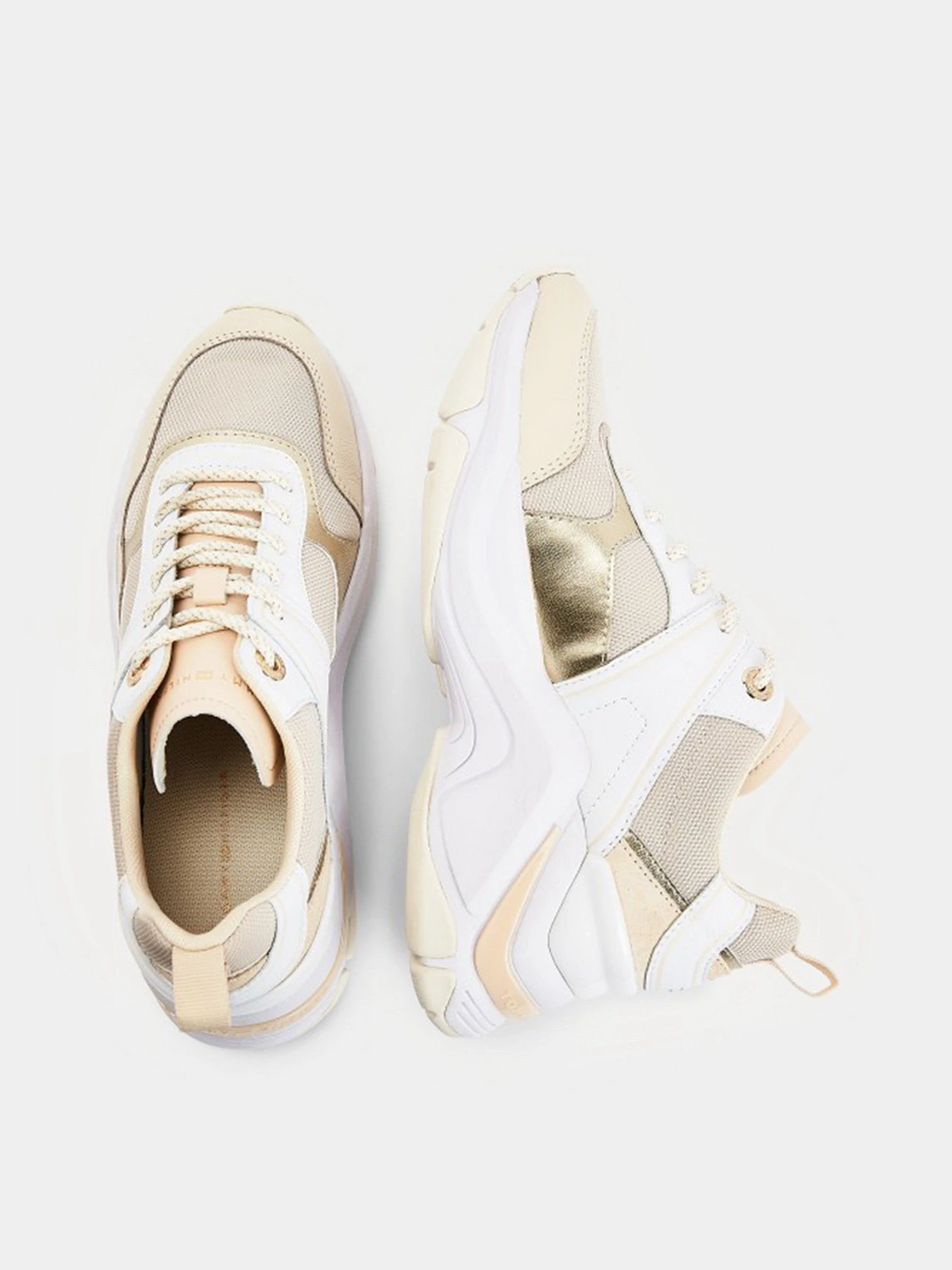 Кроссовки Tommy Hilfiger FASHION WEDGE TRAINERS модель FW0FW05799-AA8 Кроссовки Tommy Hilfiger FASHION WEDGE TRAINERS модель FW0FW05799-AA8 Фото