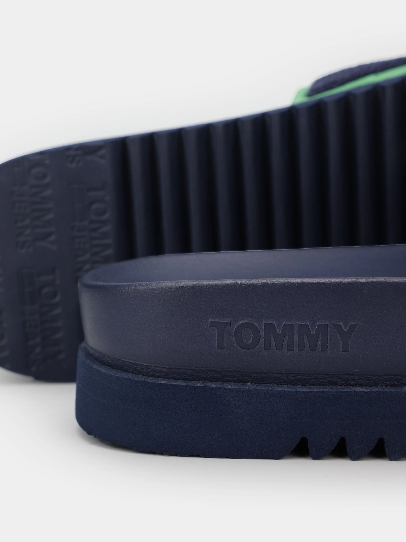 Шлёпанцы Tommy Hilfiger модель EN0EN02109-C87 Фото