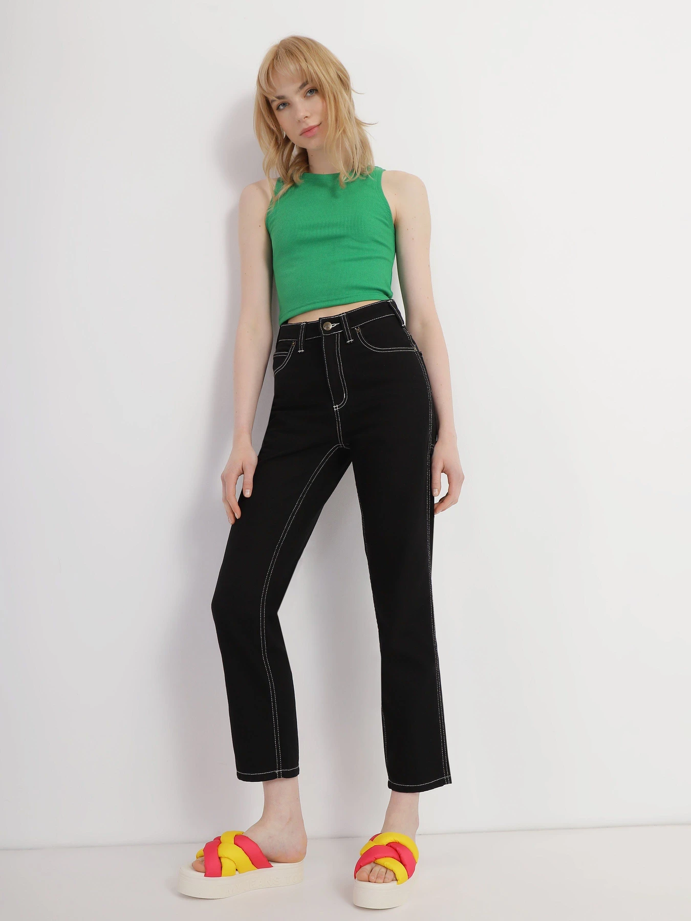 Шлёпанцы Tommy Hilfiger модель EN0EN02118-TJN Шлёпанцы Tommy Hilfiger модель EN0EN02118-TJN Фото