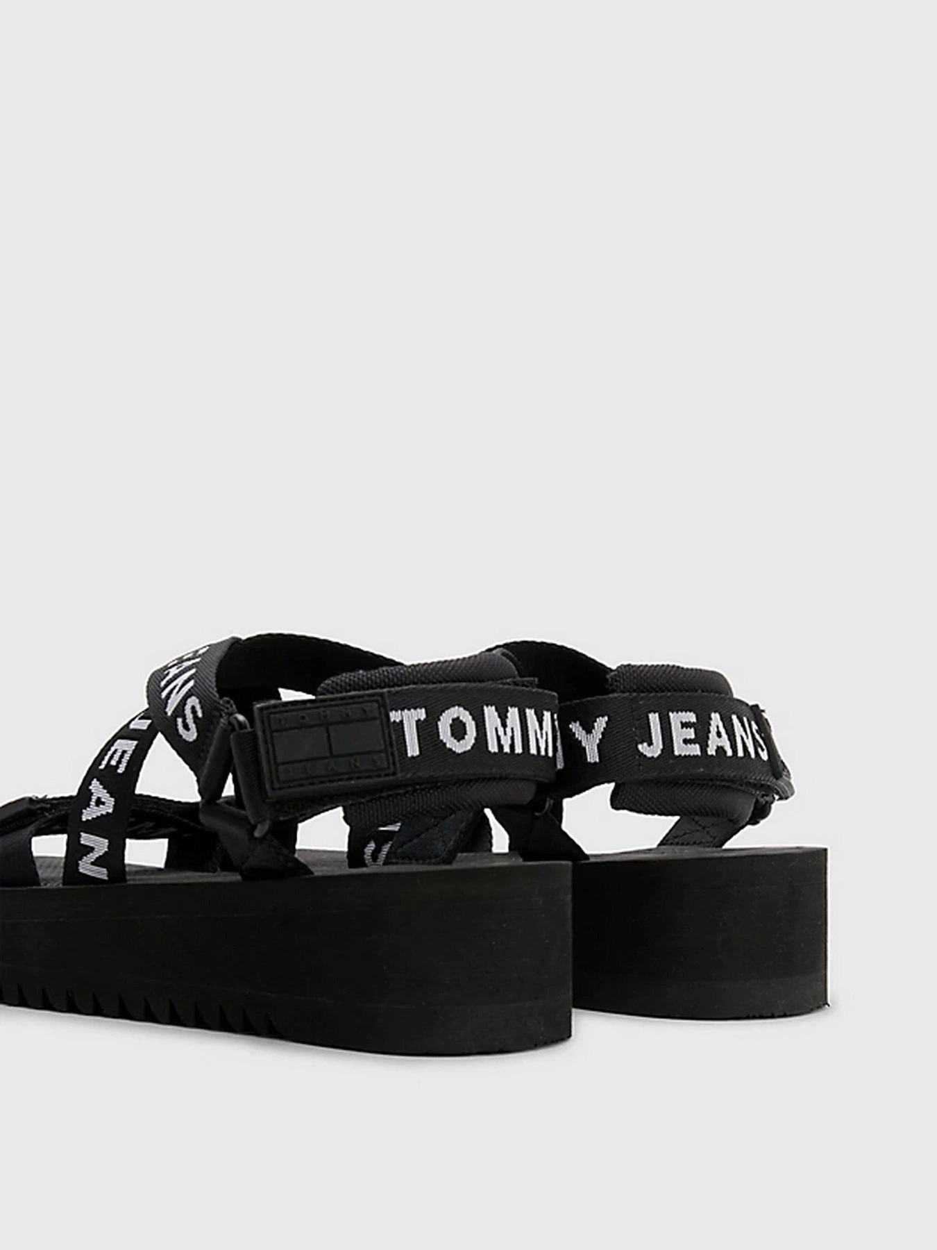 Сандалии Tommy Hilfiger модель EN0EN02119-0GJ Сандалии Tommy Hilfiger модель EN0EN02119-0GJ Фото