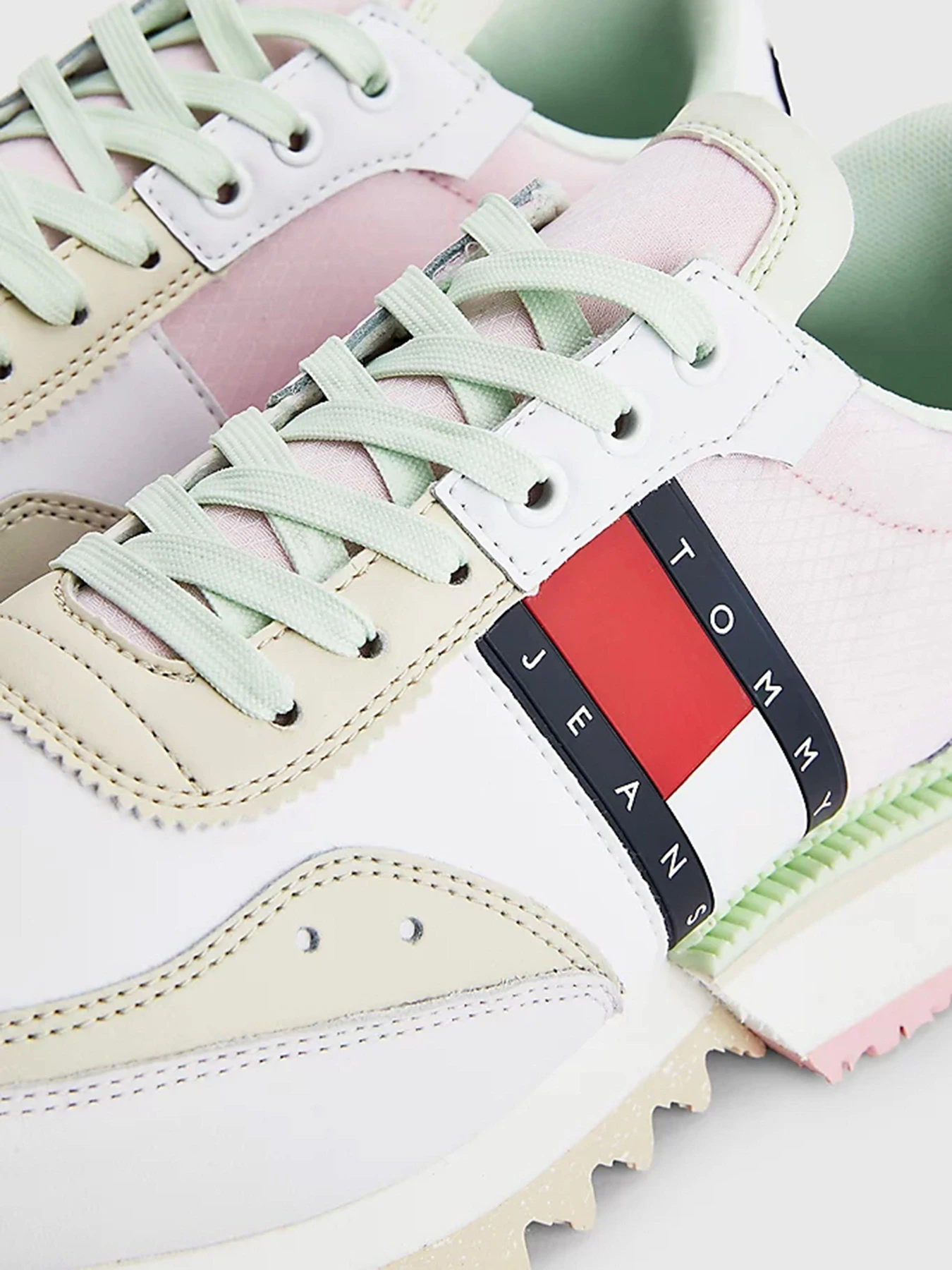 Кроссовки Tommy Hilfiger модель EN0EN02130-0K4 Фото