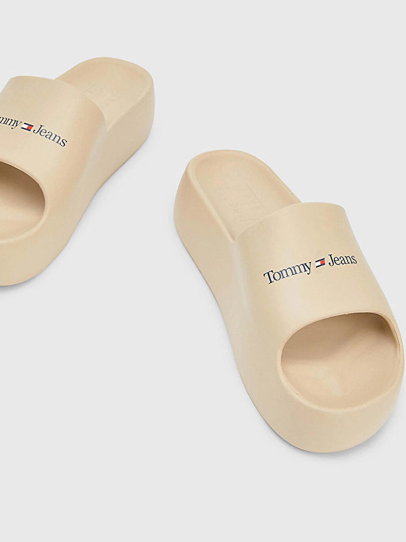 Шлёпанцы Tommy Hilfiger модель EN0EN02134-AB9 Фото