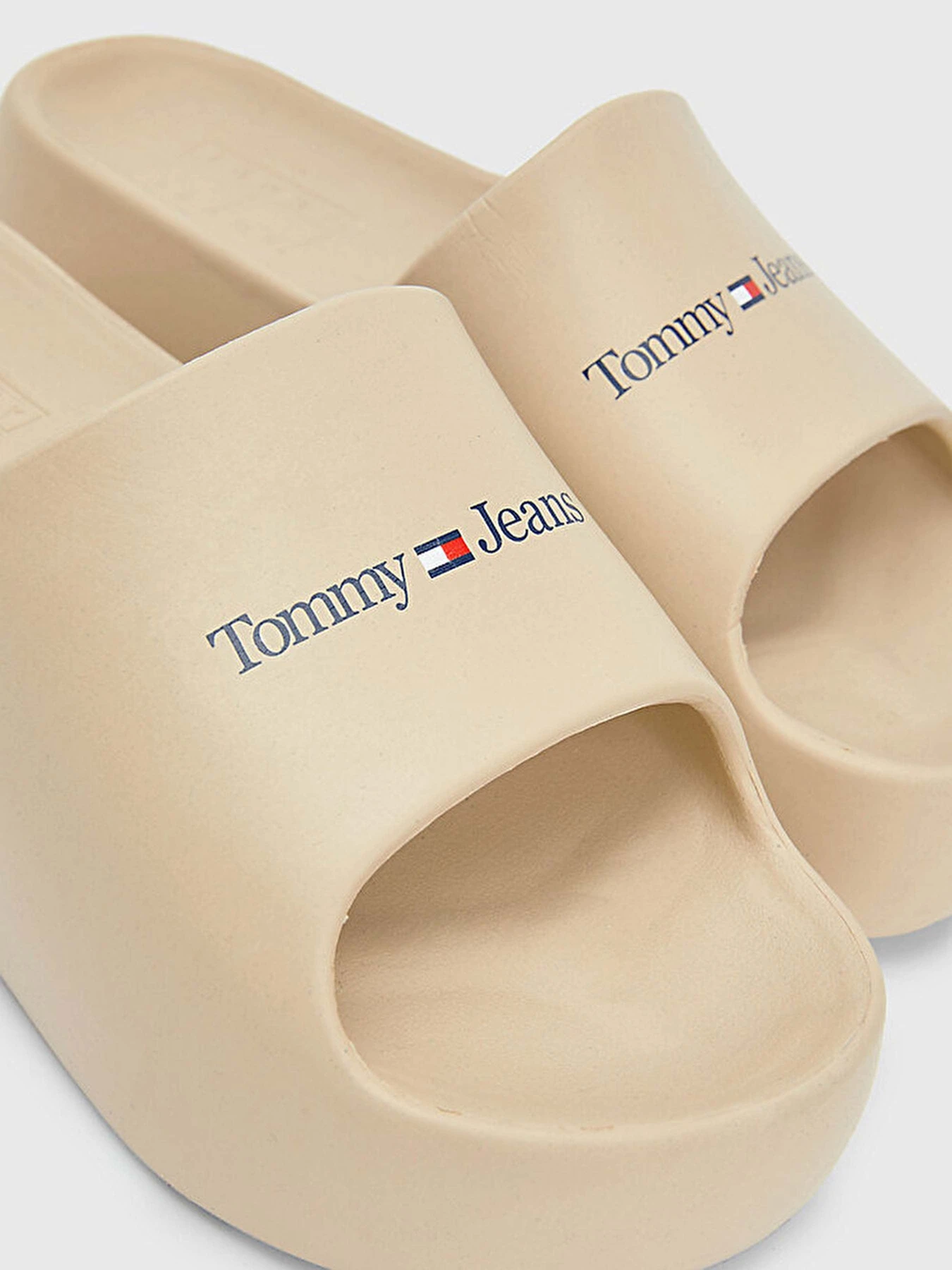 Шлёпанцы Tommy Hilfiger модель EN0EN02134-AB9 Фото