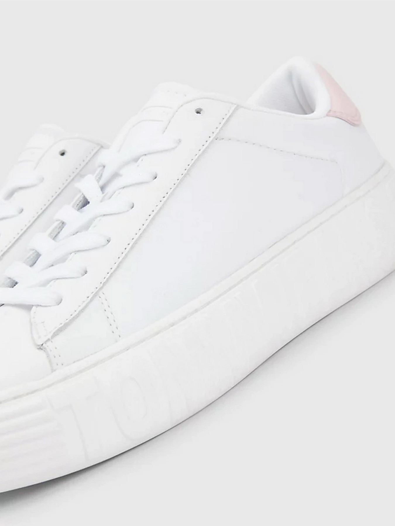 Кроссовки Tommy Hilfiger модель EN0EN02137-0K4 Фото