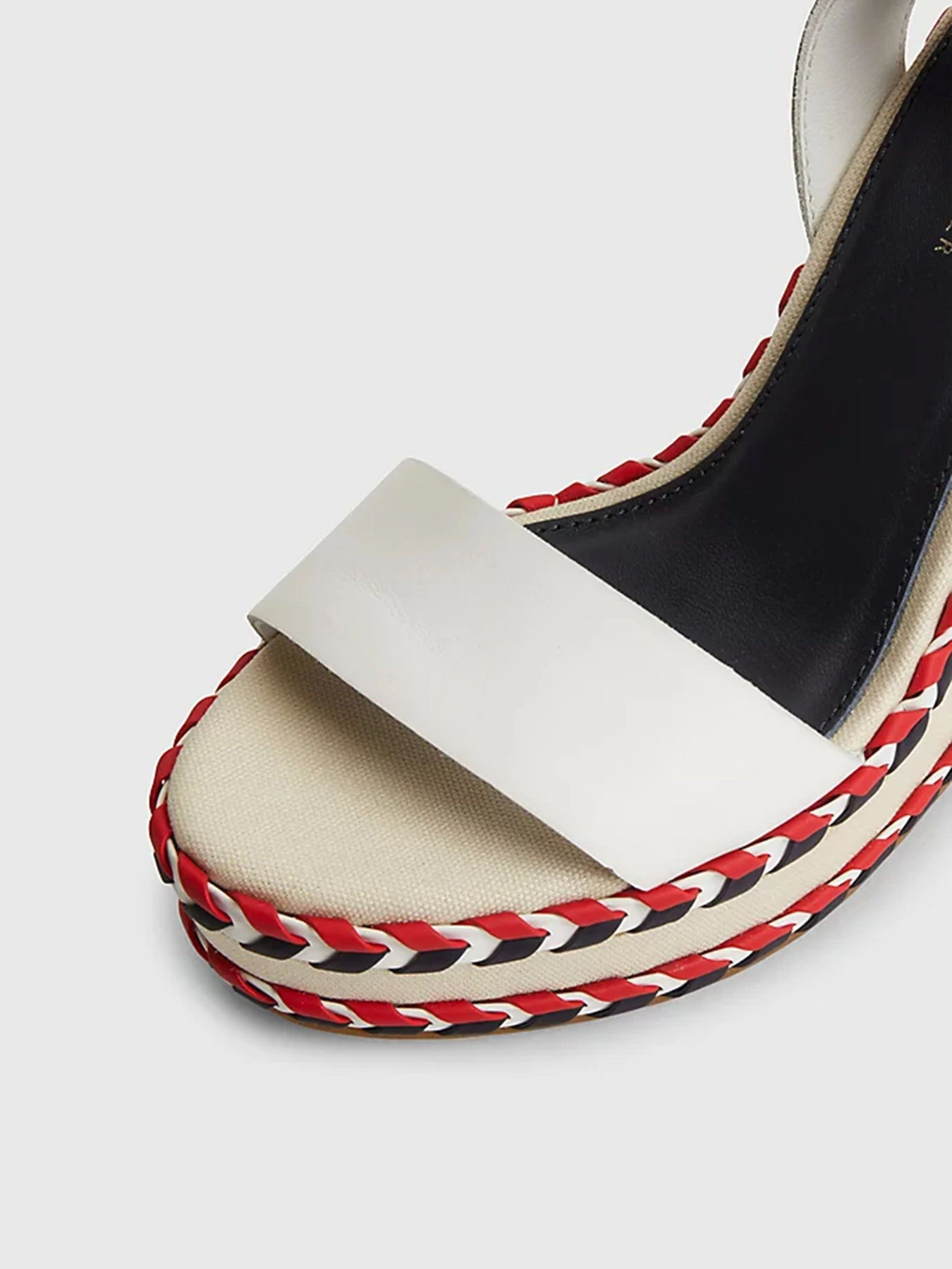 Босоножки Tommy Hilfiger модель FW0FW07009-YBL Босоножки Tommy Hilfiger модель FW0FW07009-YBL Фото