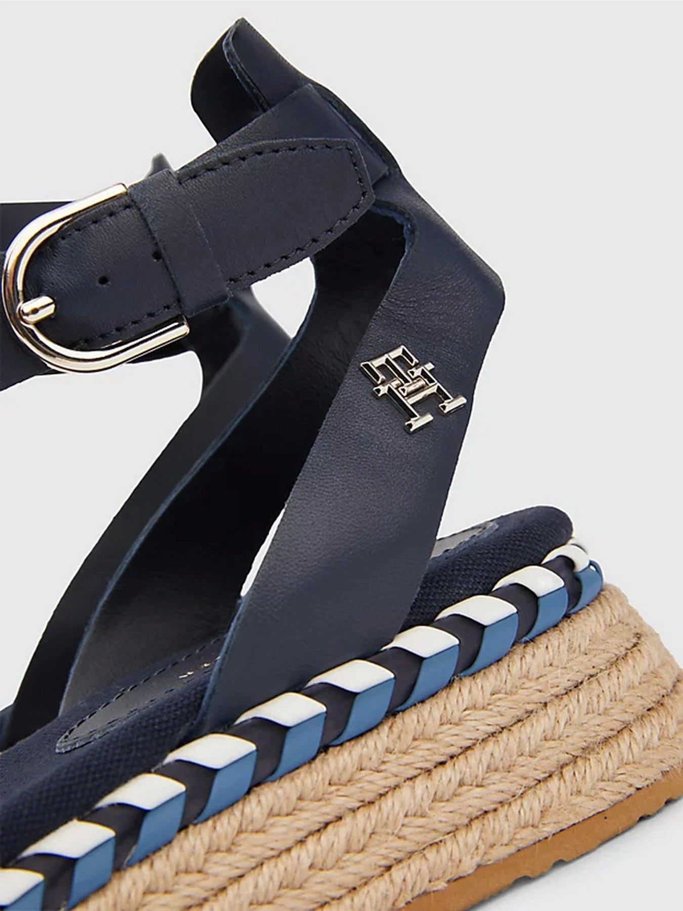 Сандалии Tommy Hilfiger модель FW0FW07080-DW6 Сандалии Tommy Hilfiger модель FW0FW07080-DW6 Фото