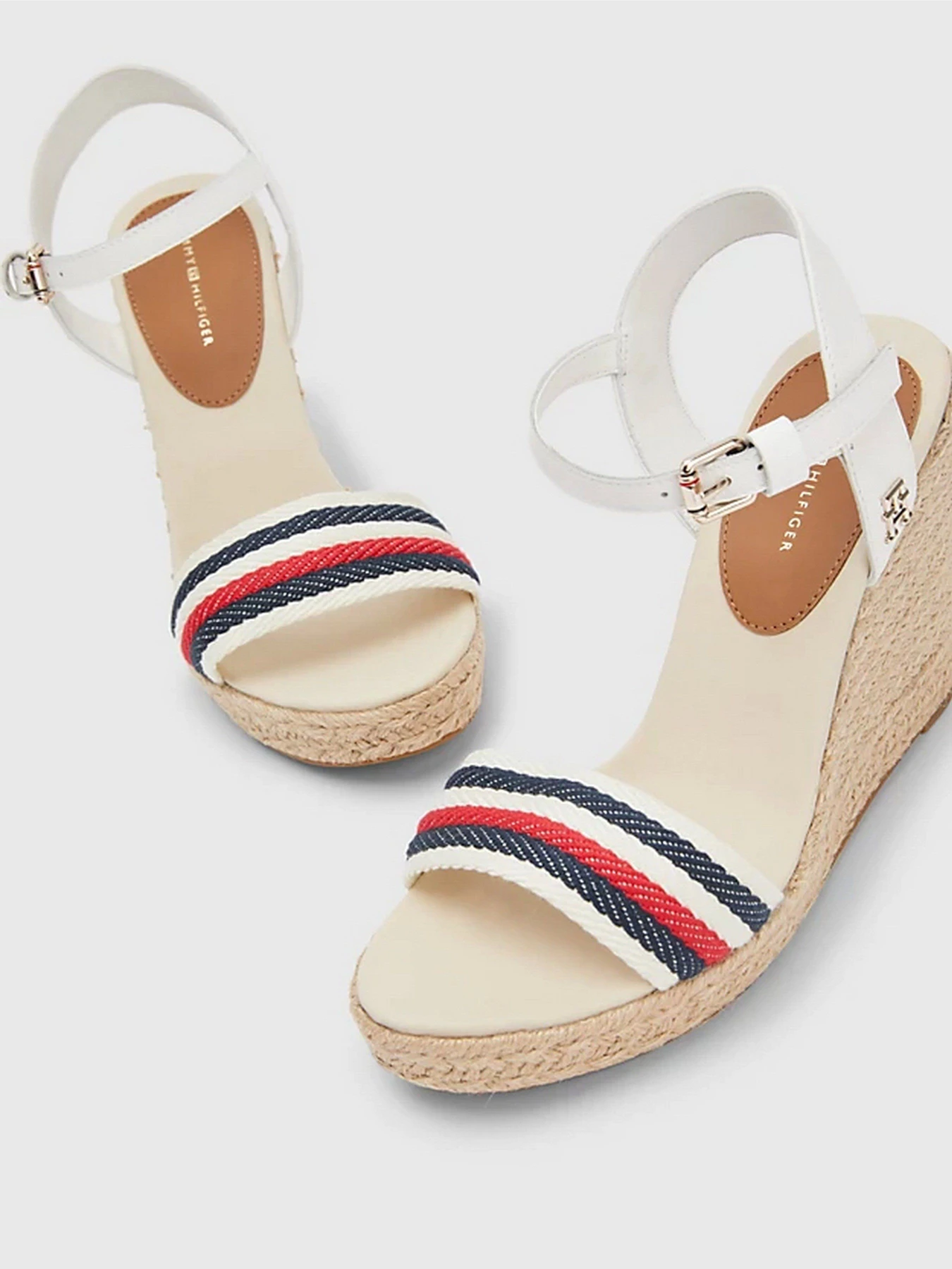 Босоніжки Tommy Hilfiger модель FW0FW07086-YBL Босоніжки Tommy Hilfiger модель FW0FW07086-YBL Фото