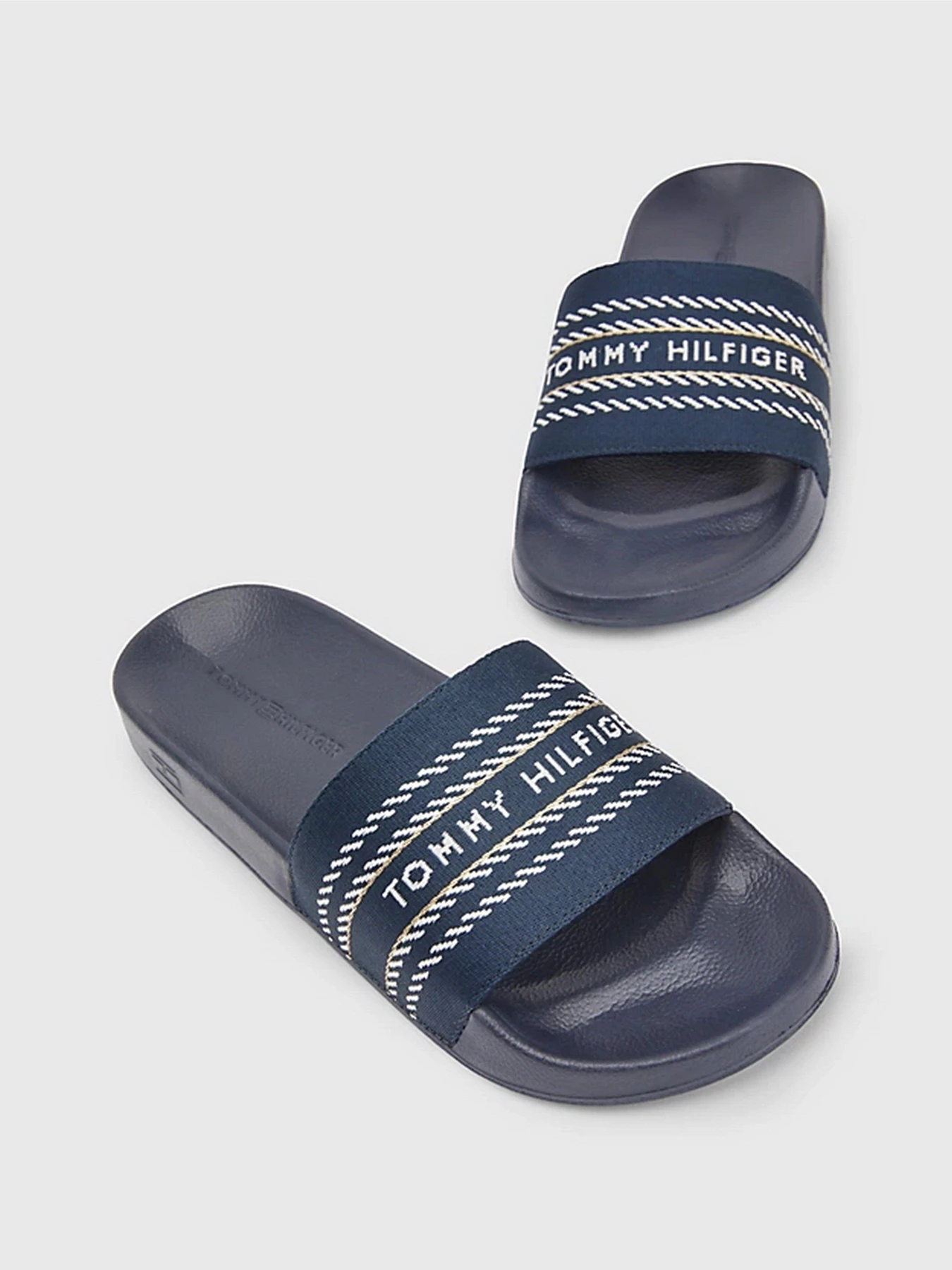 Шльопанці Tommy Hilfiger модель FW0FW07153-DW6 Шльопанці Tommy Hilfiger модель FW0FW07153-DW6 Фото