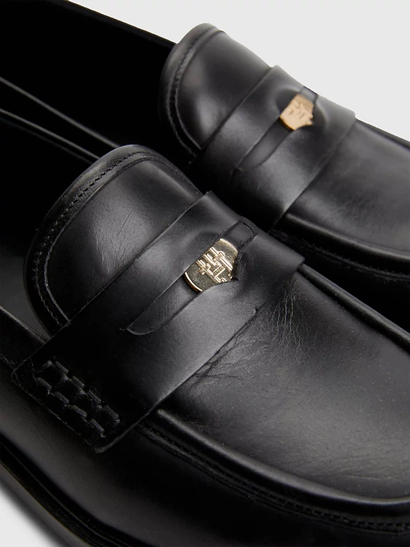 Туфли и лоферы Tommy Hilfiger ICONIC LEATHER модель FW0FW07412-BDS Фото