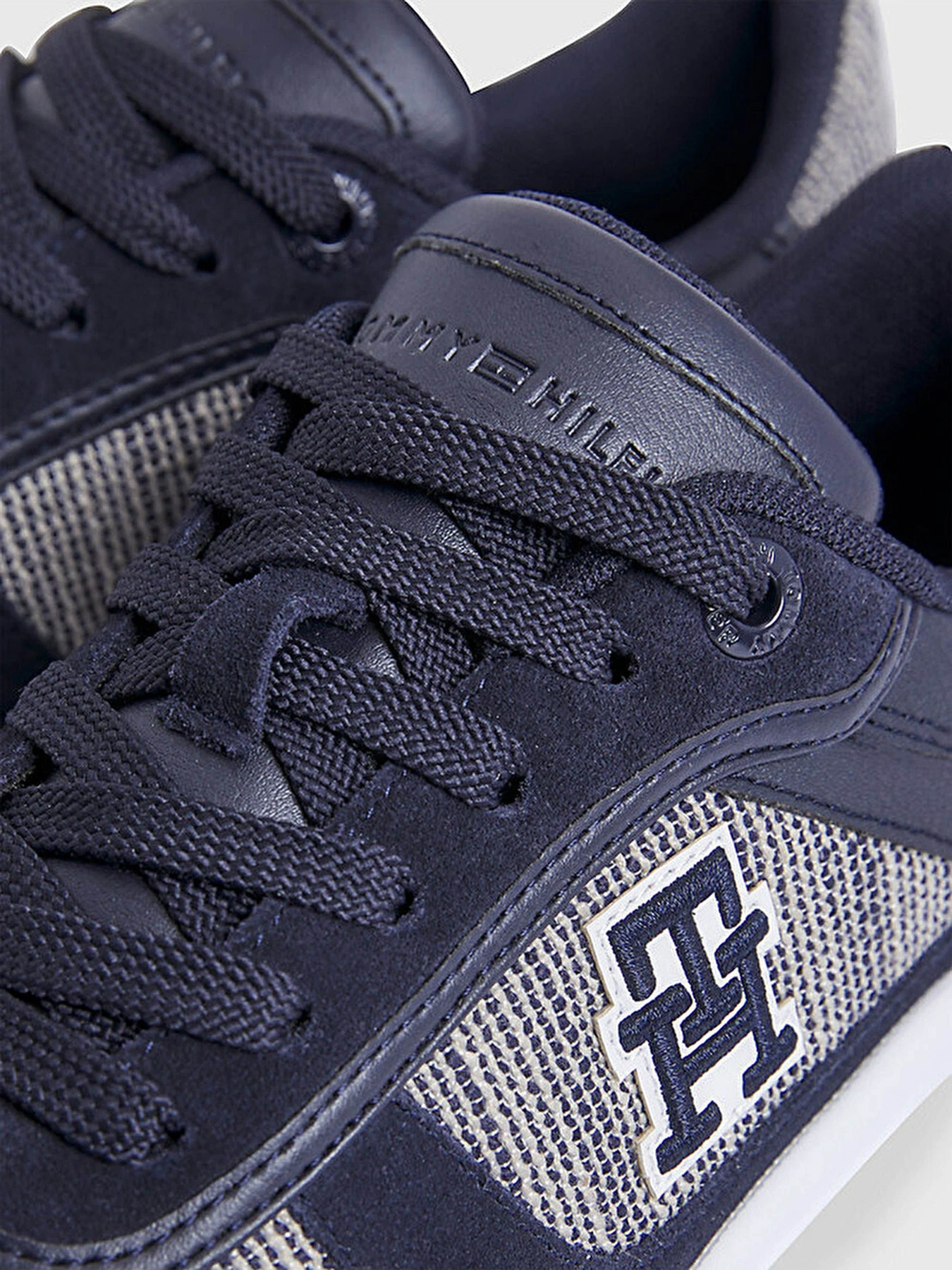 Кеды Tommy Hilfiger WOVEN BASKET SNEAKER модель FW0FW07289-DW6 Кеды Tommy Hilfiger WOVEN BASKET SNEAKER модель FW0FW07289-DW6 Фото