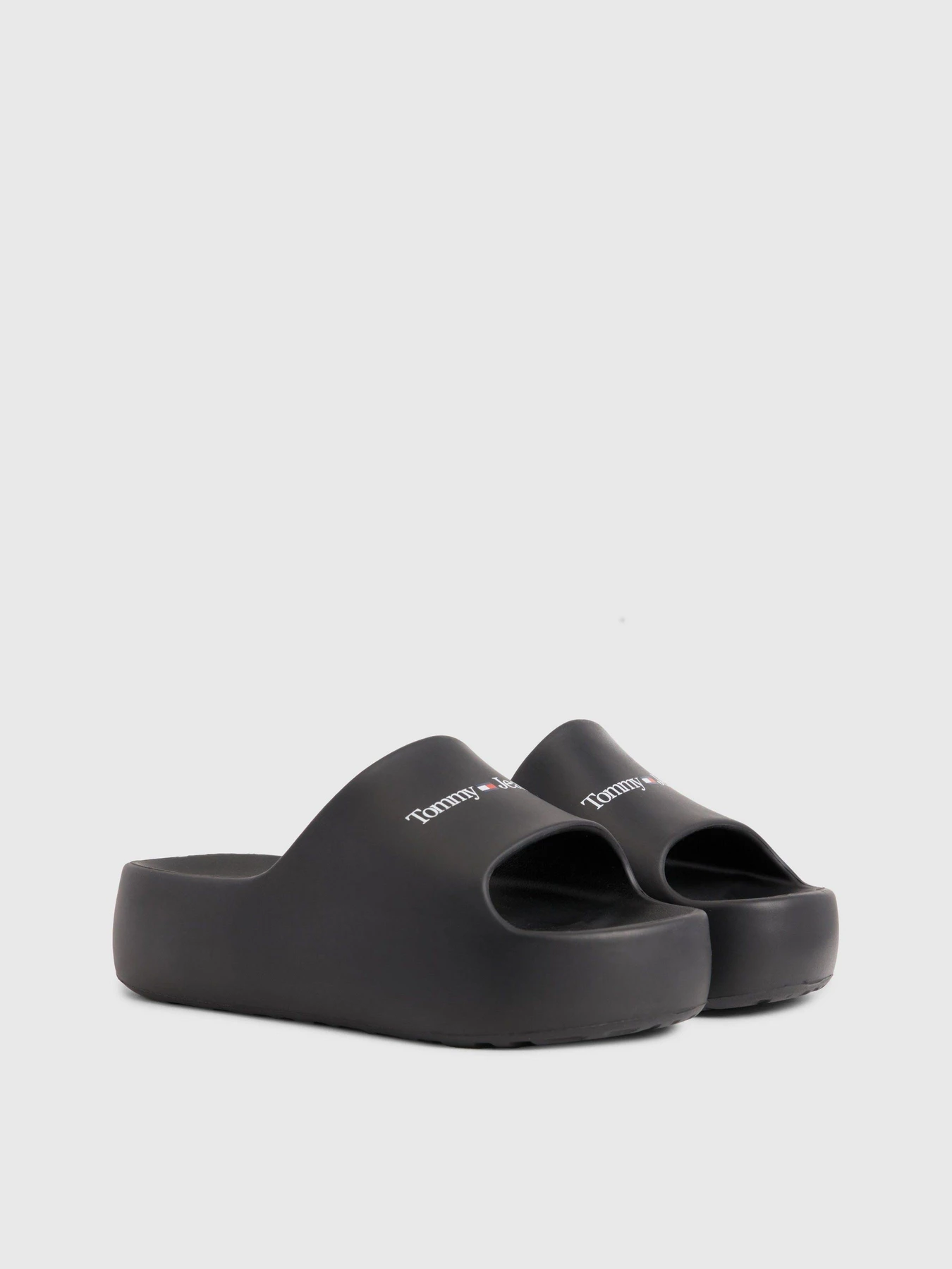 Шльопанці Tommy Hilfiger CHUNKY FLATFORM модель EN0EN02438-BDS Фото