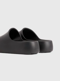 Шльопанці Tommy Hilfiger CHUNKY FLATFORM модель EN0EN02438-BDS Фото