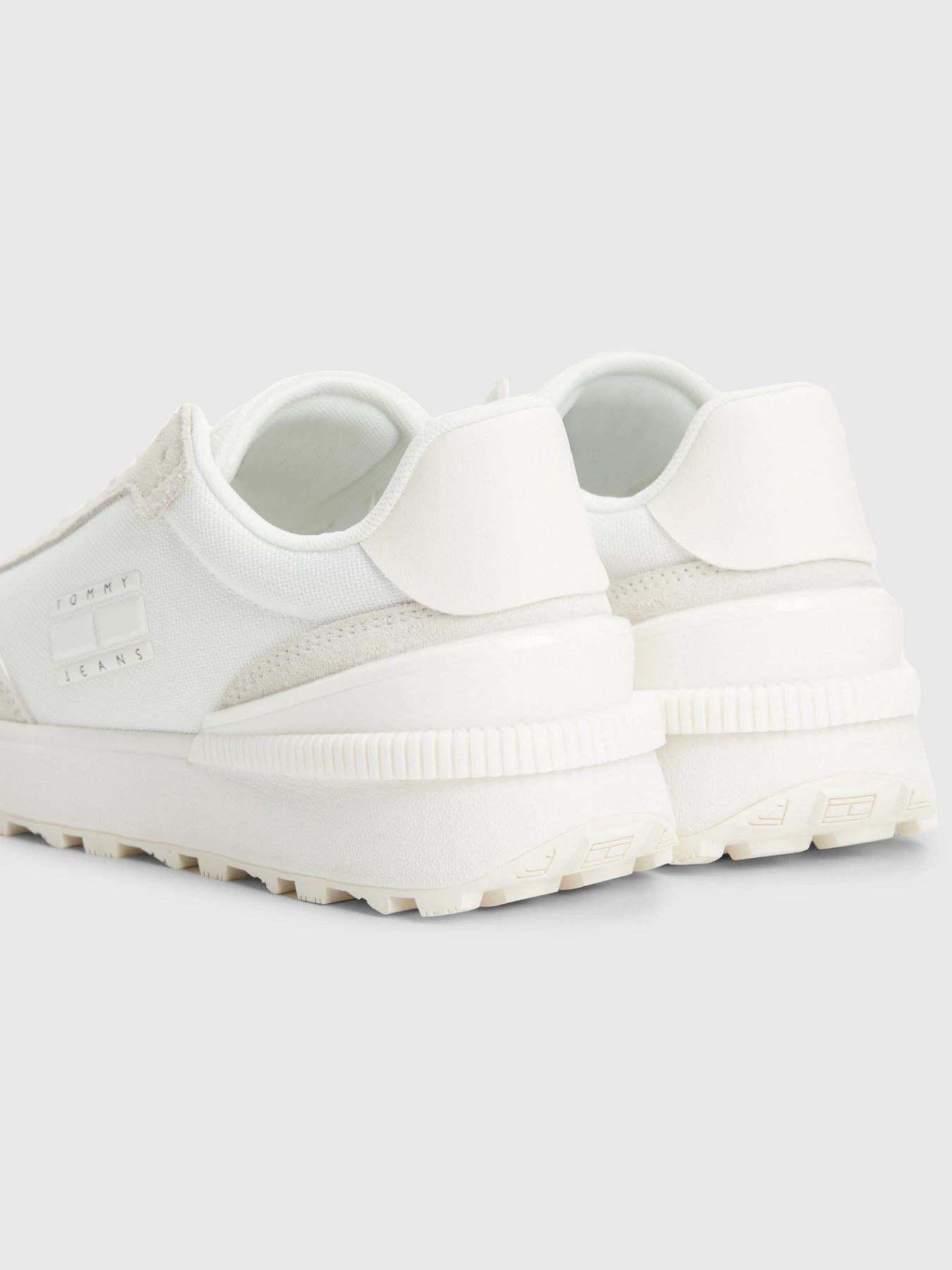 Кросівки Tommy Hilfiger RECYCLED TEXTILE CLEAT RUNNER модель EN0EN02358-YBL Кросівки Tommy Hilfiger RECYCLED TEXTILE CLEAT RUNNER модель EN0EN02358-YBL Фото