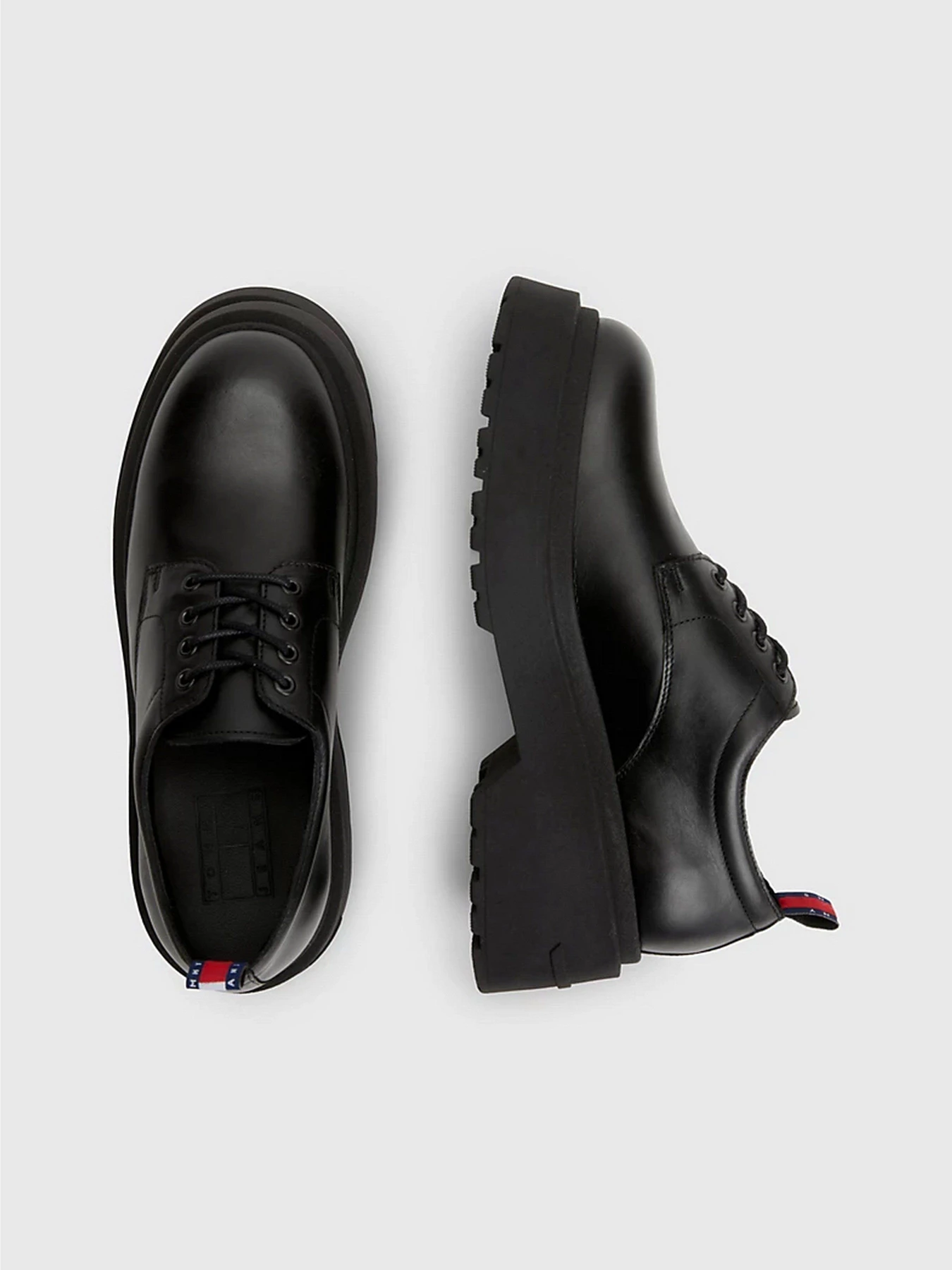 Туфли и лоферы Tommy Hilfiger CHUNKY CLEAT LEATHER DERBY модель EN0EN02219-BDS Фото