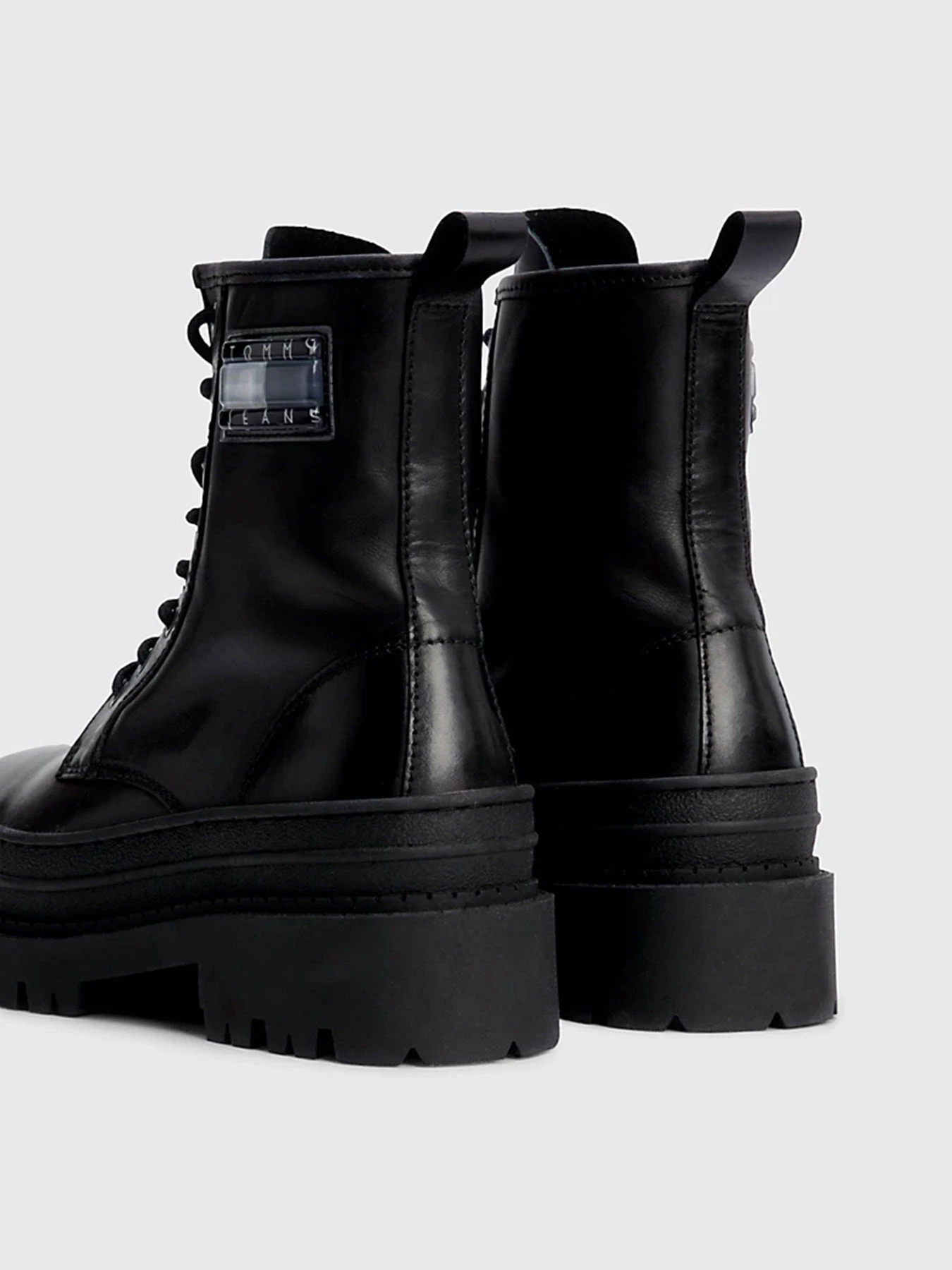 Ботинки и сапоги Tommy Hilfiger CHUNKY CLEAT LEATHER ANKLE модель EN0EN02217-BDS Фото