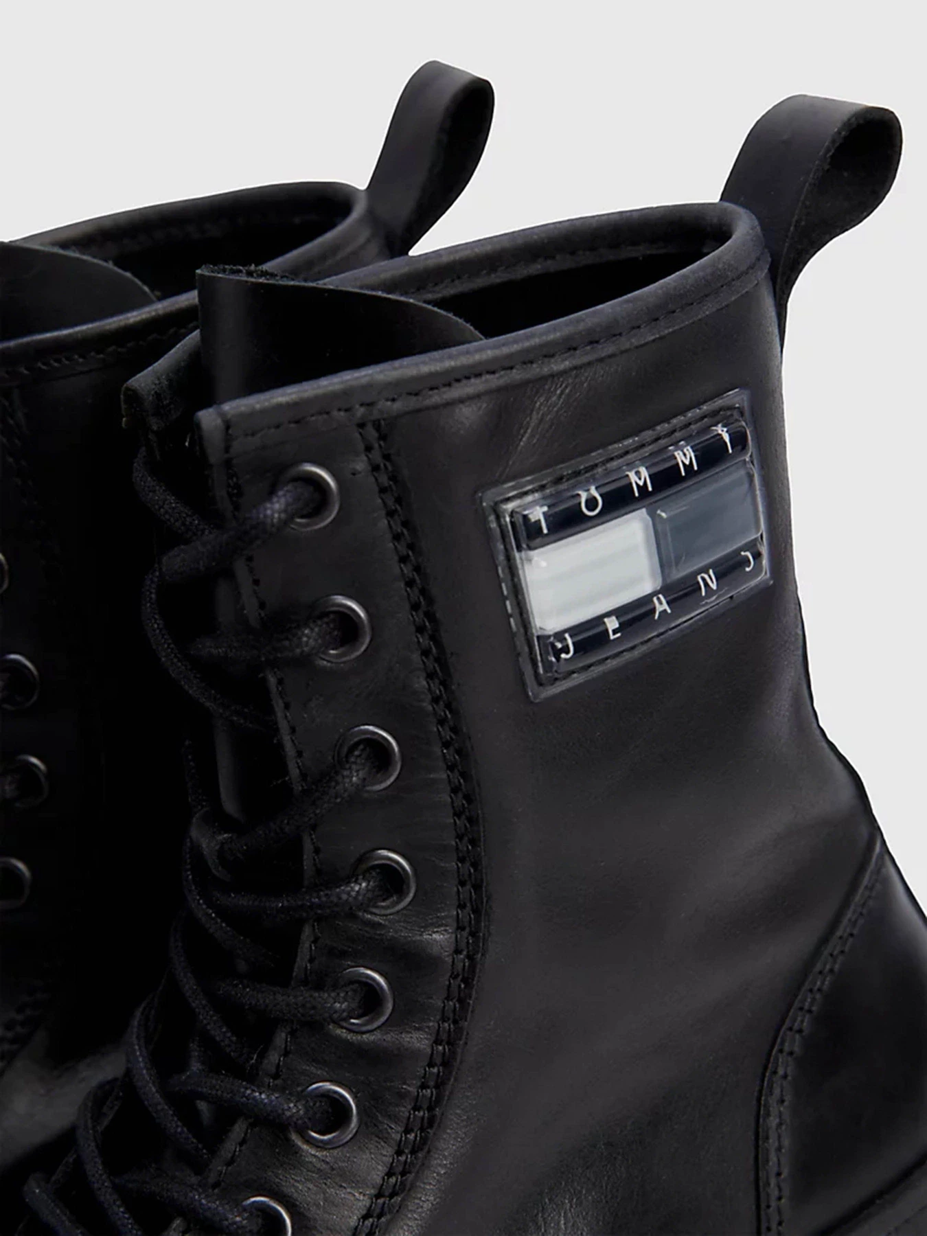 Ботинки и сапоги Tommy Hilfiger CHUNKY CLEAT LEATHER ANKLE модель EN0EN02217-BDS Фото