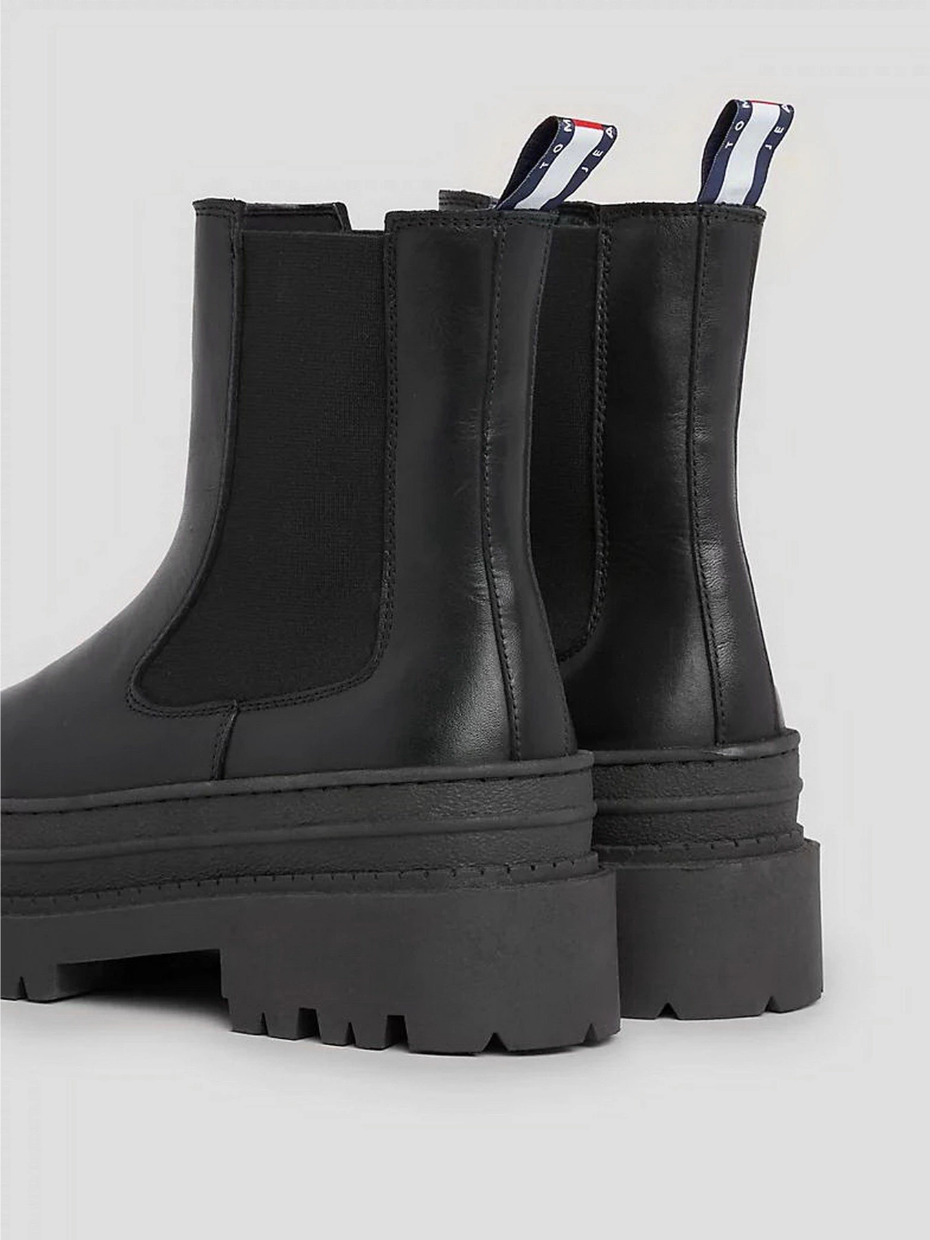 Ботинки и сапоги Tommy Hilfiger
Tjw Chelsea Foxing Boot модель EN0EN02289-BDS Ботинки и сапоги Tommy Hilfiger
Tjw Chelsea Foxing Boot модель EN0EN02289-BDS Фото