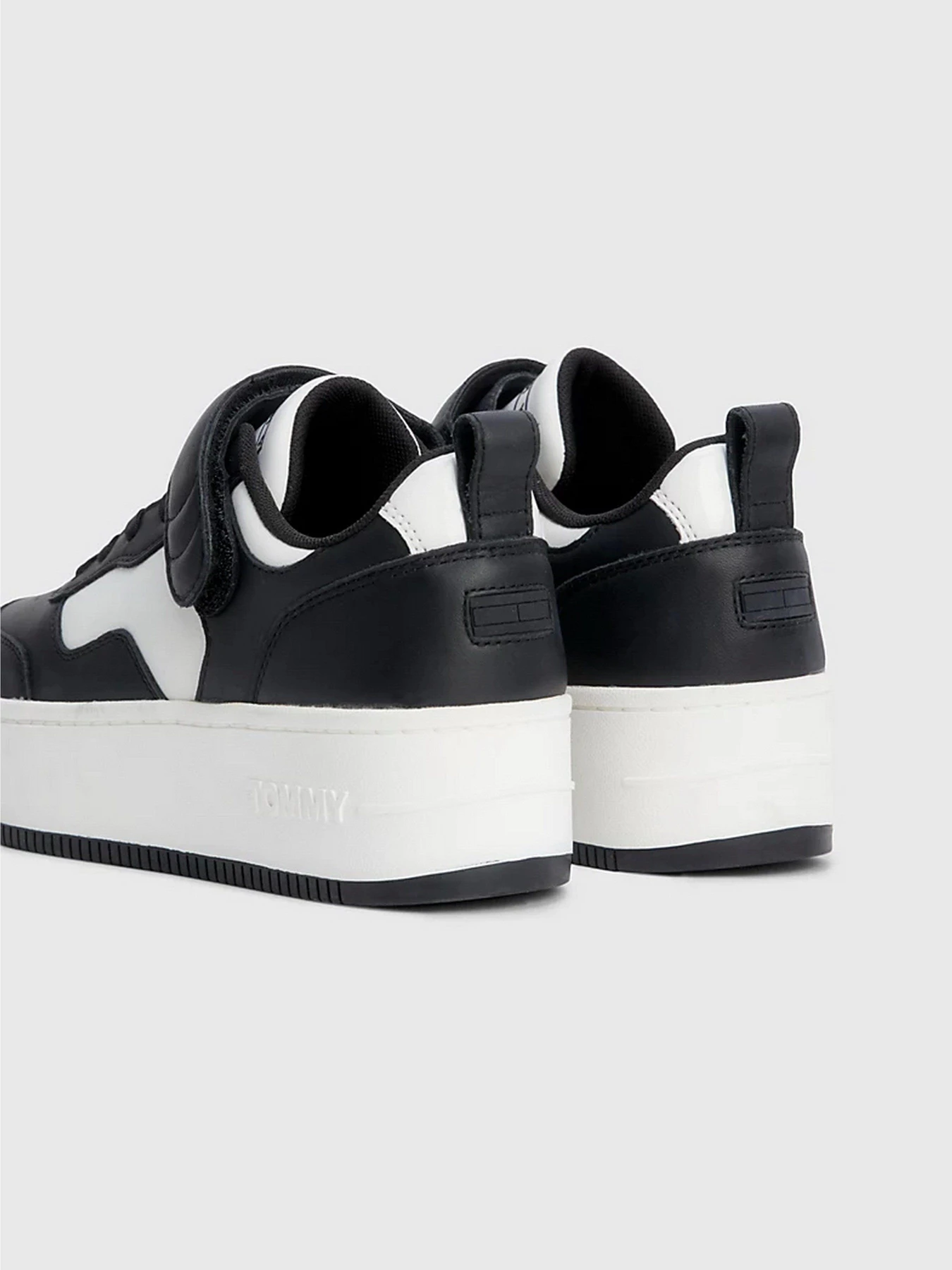 Кроссовки Tommy Hilfiger HOOK AND LOOP FLATFORM модель EN0EN02210-YBL Фото