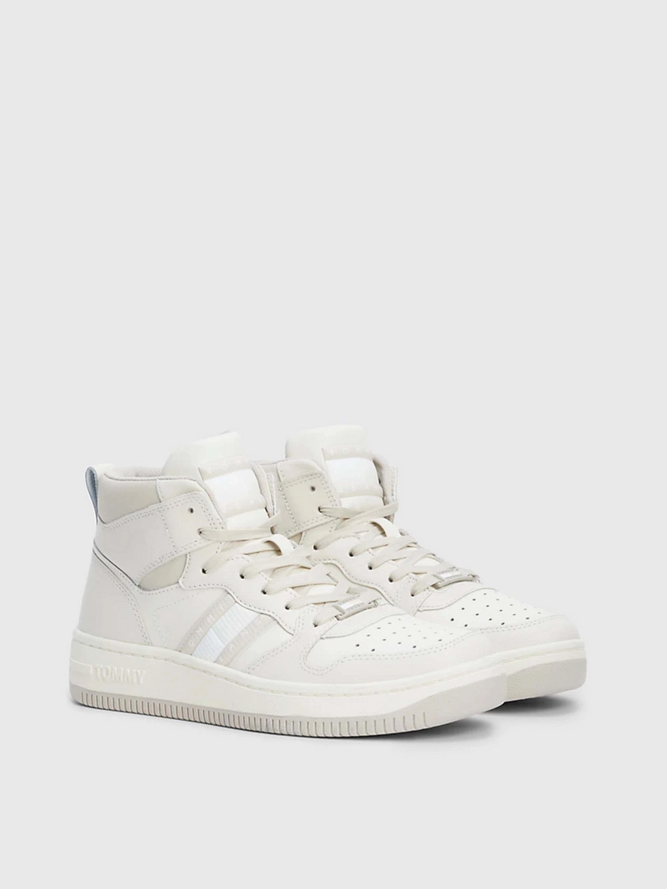 Кроссовки Tommy Hilfiger RETRO BASKETBALL TRAINERS модель EN0EN02205-YBI Кроссовки Tommy Hilfiger RETRO BASKETBALL TRAINERS модель EN0EN02205-YBI Фото