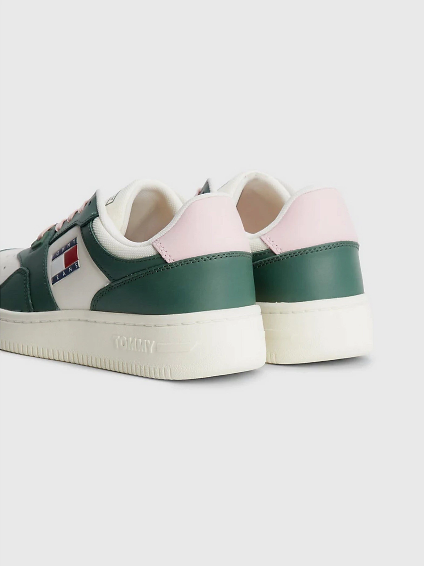 Кроссовки Tommy Hilfiger RETRO BASKETBALL TRAINERS модель EN0EN02204-MBG Кроссовки Tommy Hilfiger RETRO BASKETBALL TRAINERS модель EN0EN02204-MBG Фото