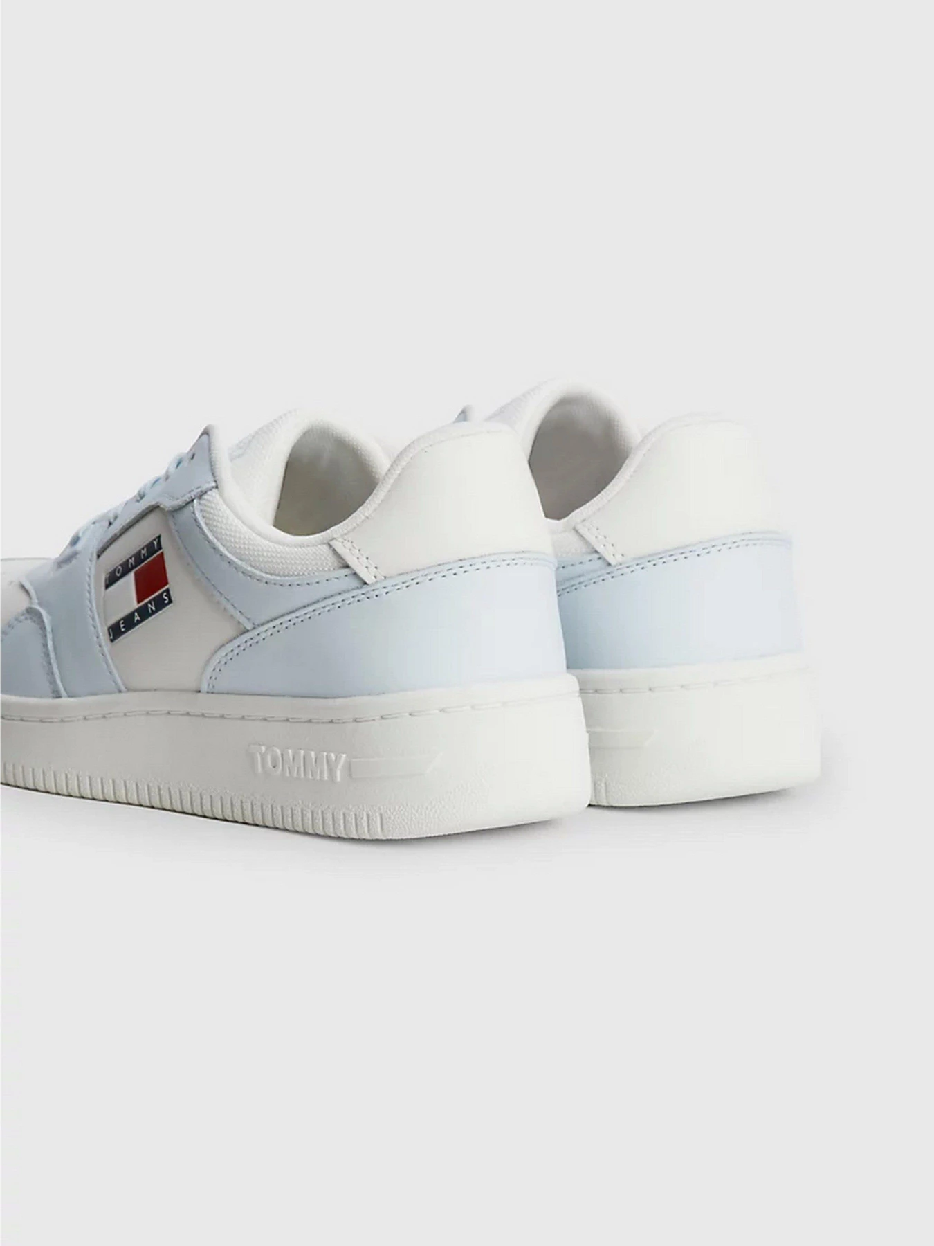 Кроссовки Tommy Hilfiger RETRO BASKETBALL TRAINERS модель EN0EN02204-CYO Кроссовки Tommy Hilfiger RETRO BASKETBALL TRAINERS модель EN0EN02204-CYO Фото