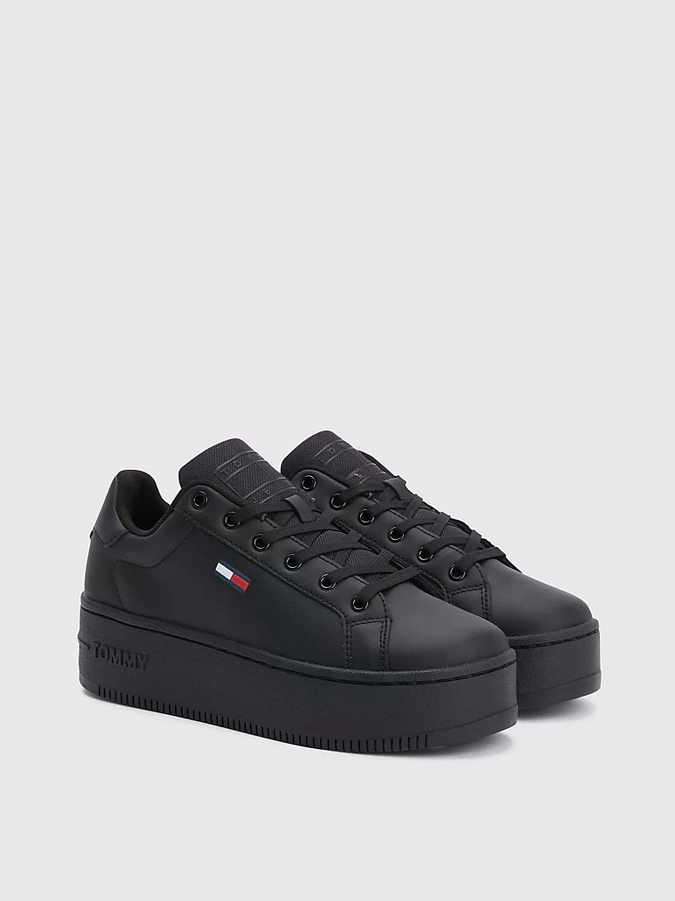 Кроссовки Tommy Hilfiger ESSENTIAL FLATFORM модель EN0EN02043-0GK Кроссовки Tommy Hilfiger ESSENTIAL FLATFORM модель EN0EN02043-0GK Фото