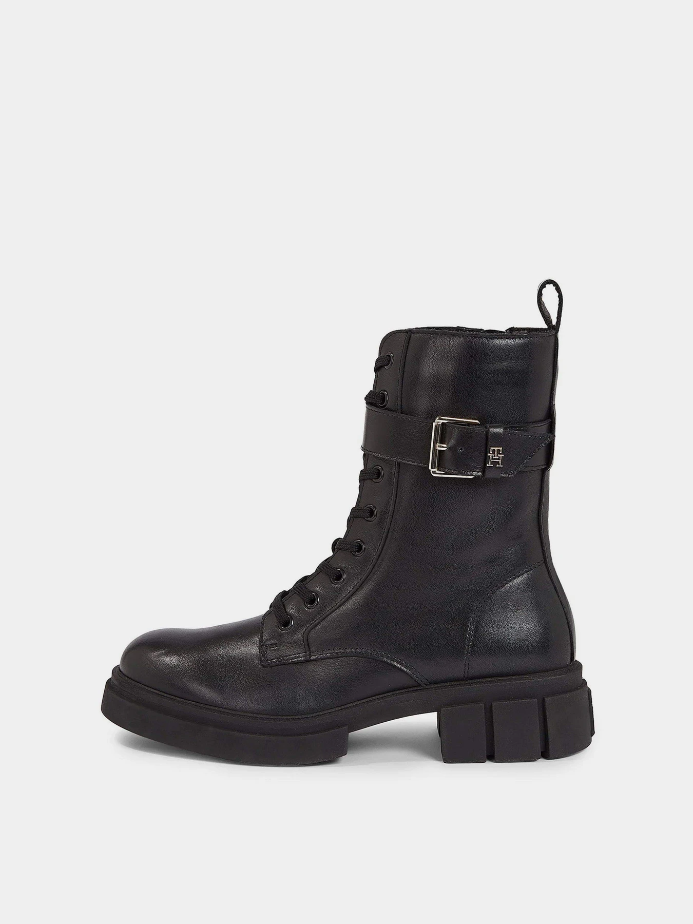 Ботинки и сапоги Tommy Hilfiger Cool Feminine Bikerboot модель FW0FW07322-BDS Ботинки и сапоги Tommy Hilfiger Cool Feminine Bikerboot модель FW0FW07322-BDS Фото